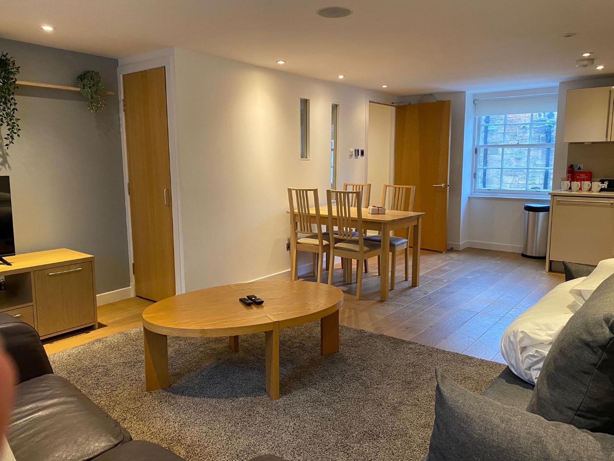 Cs Exclusive Of Princess Street West End Aparthotel *