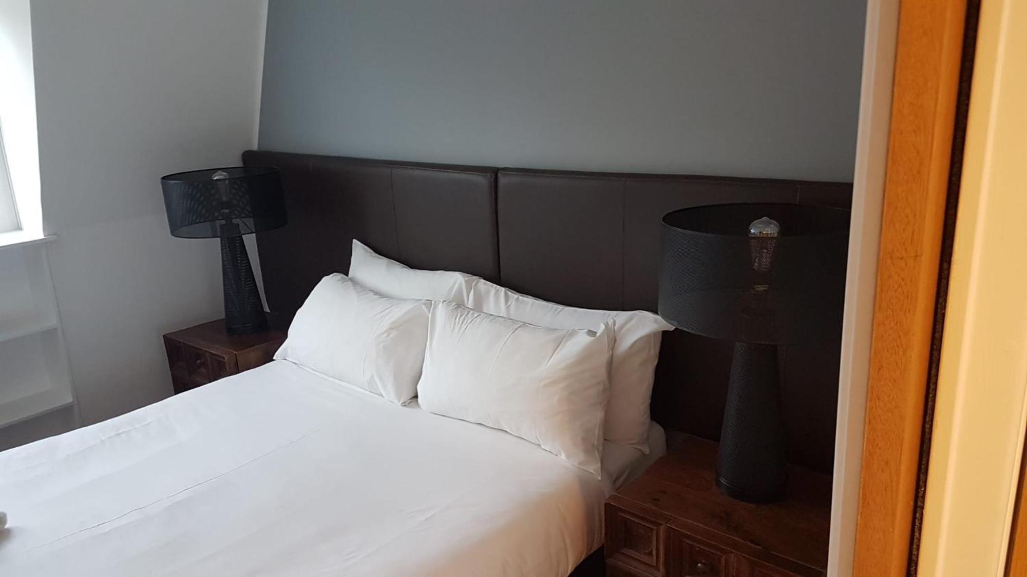 Cs Exclusive Of Princess Street West End Aparthotel Edinburgh