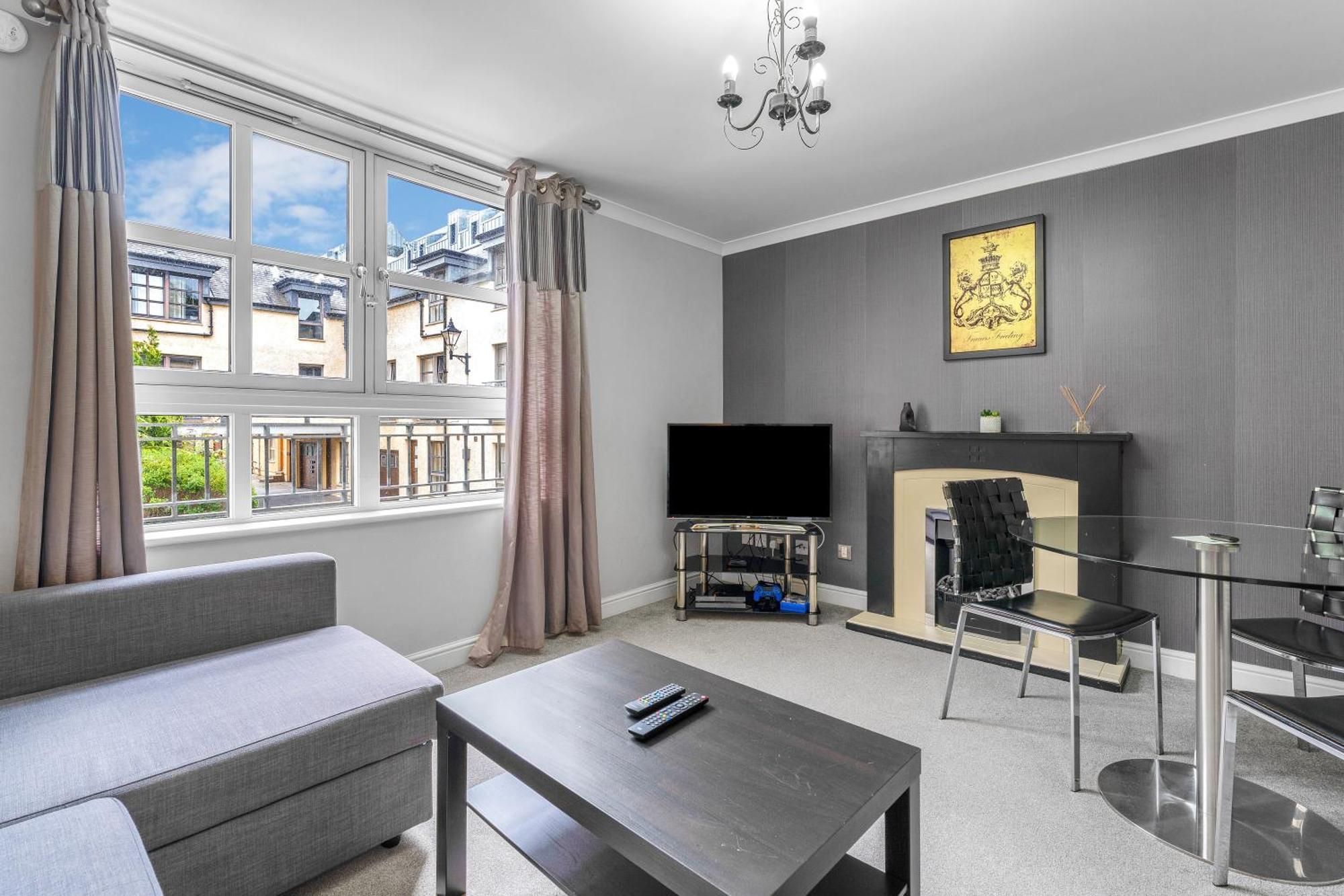 Comfy Place Off Royal Mile, With Parking Apartment