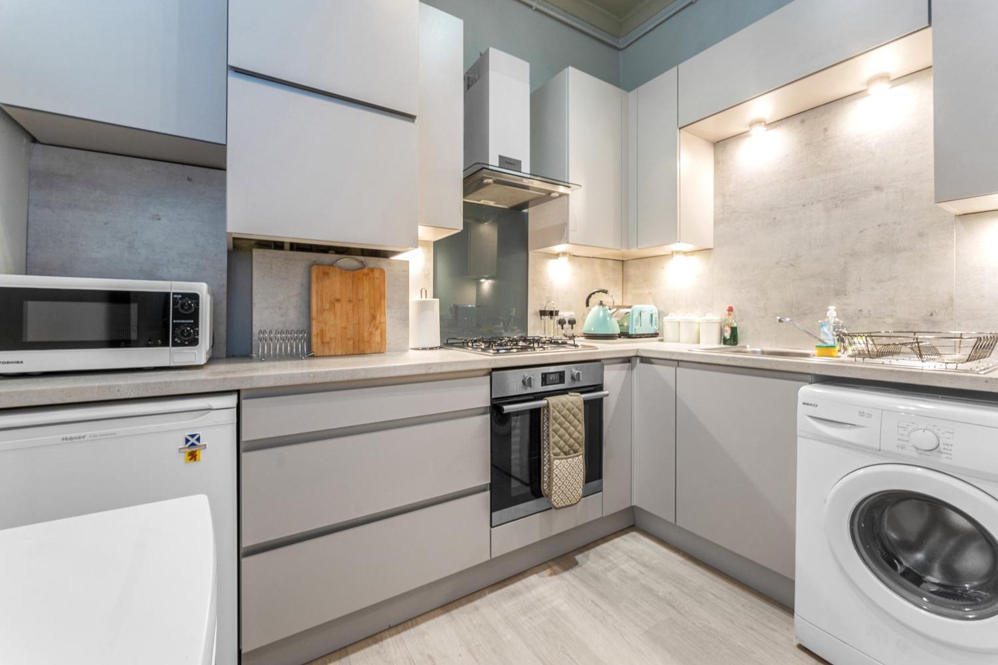 Central, Cozy 2br-1ba-haymarket - With Parking Édimbourg