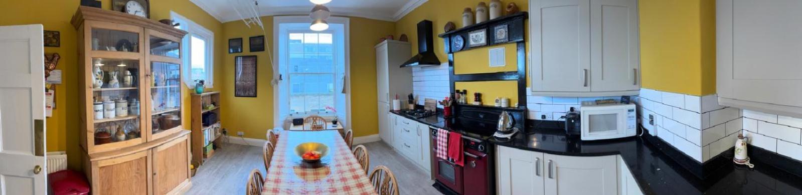 Apartment Stunning 2-bedroom Georgian Flat, Centre