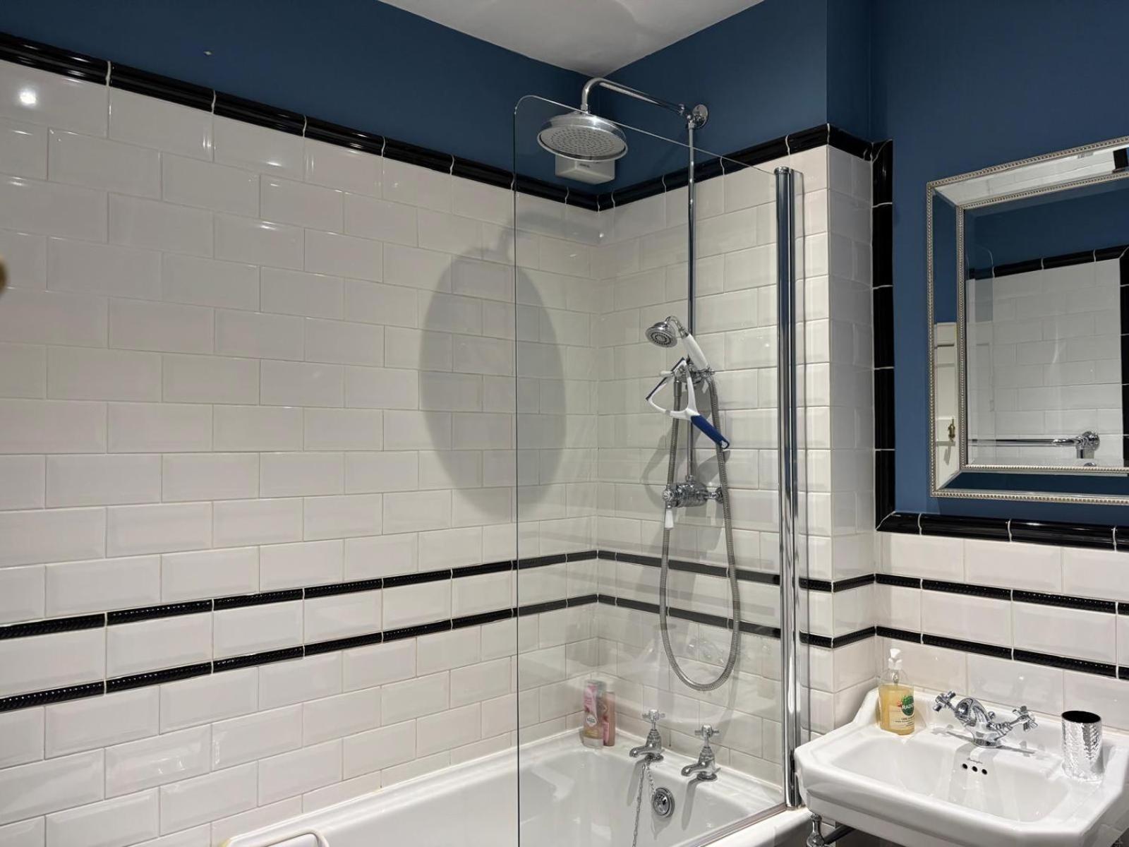 Stunning 2-bedroom Georgian Flat, Centre Apartment *