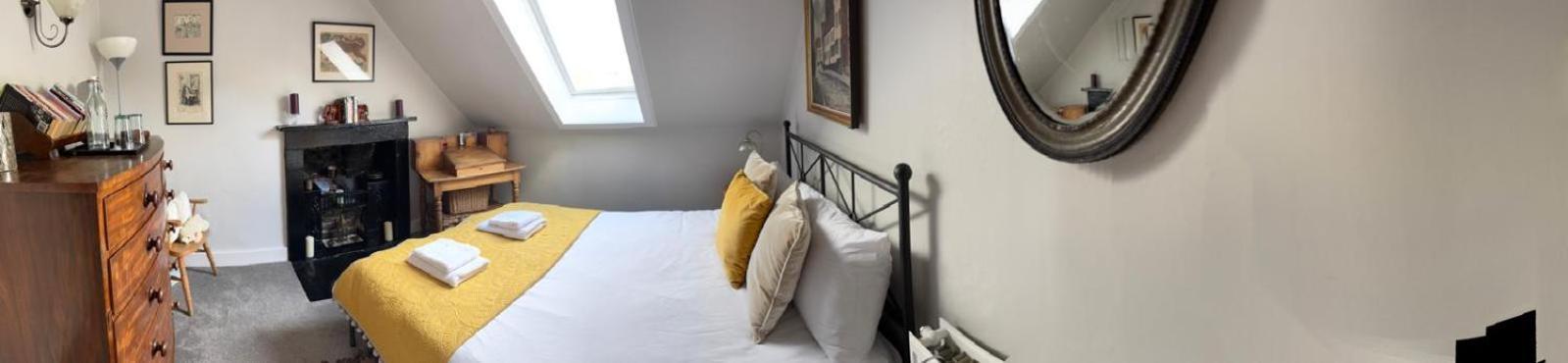 Stunning 2-bedroom Georgian Flat, Centre *