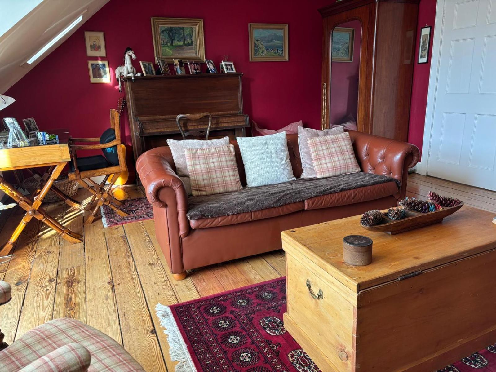 Stunning 2-bedroom Georgian Flat, Centre Edinburgh