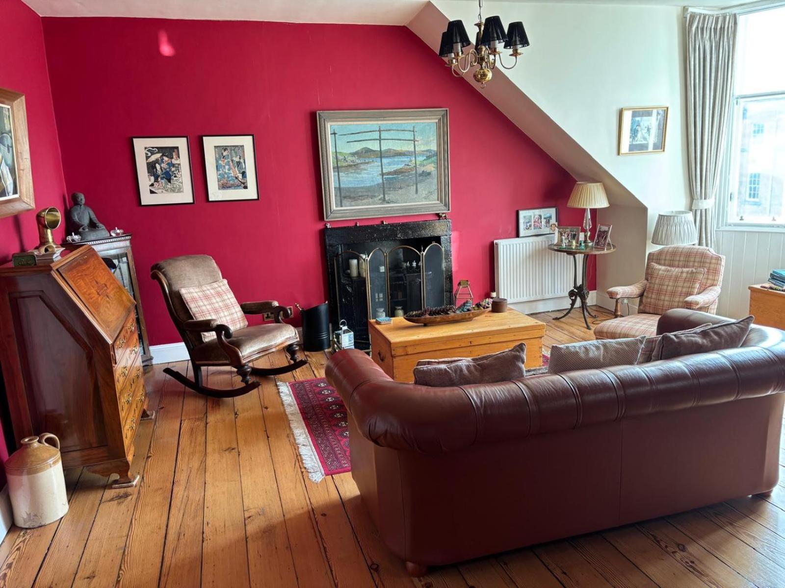 Stunning 2-bedroom Georgian Flat, Centre Edinburgh