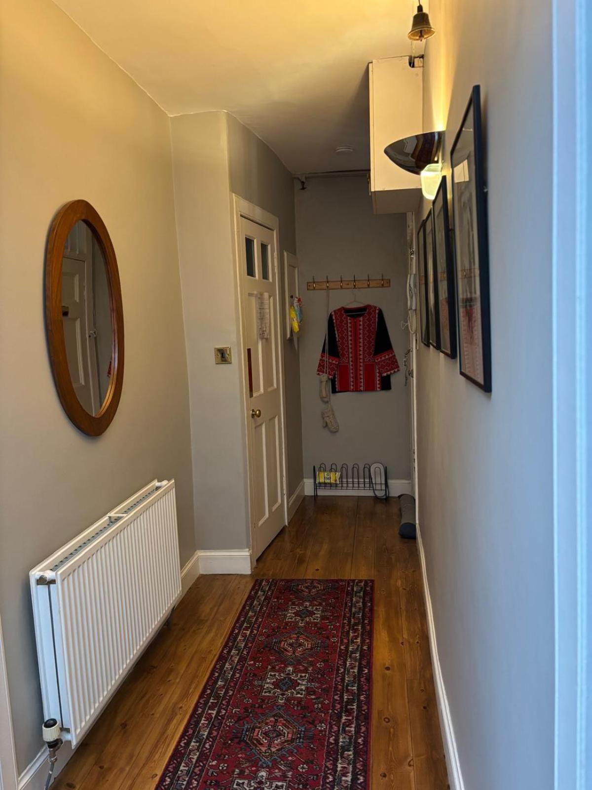 Apartment Stunning 2-bedroom Georgian Flat, Centre *