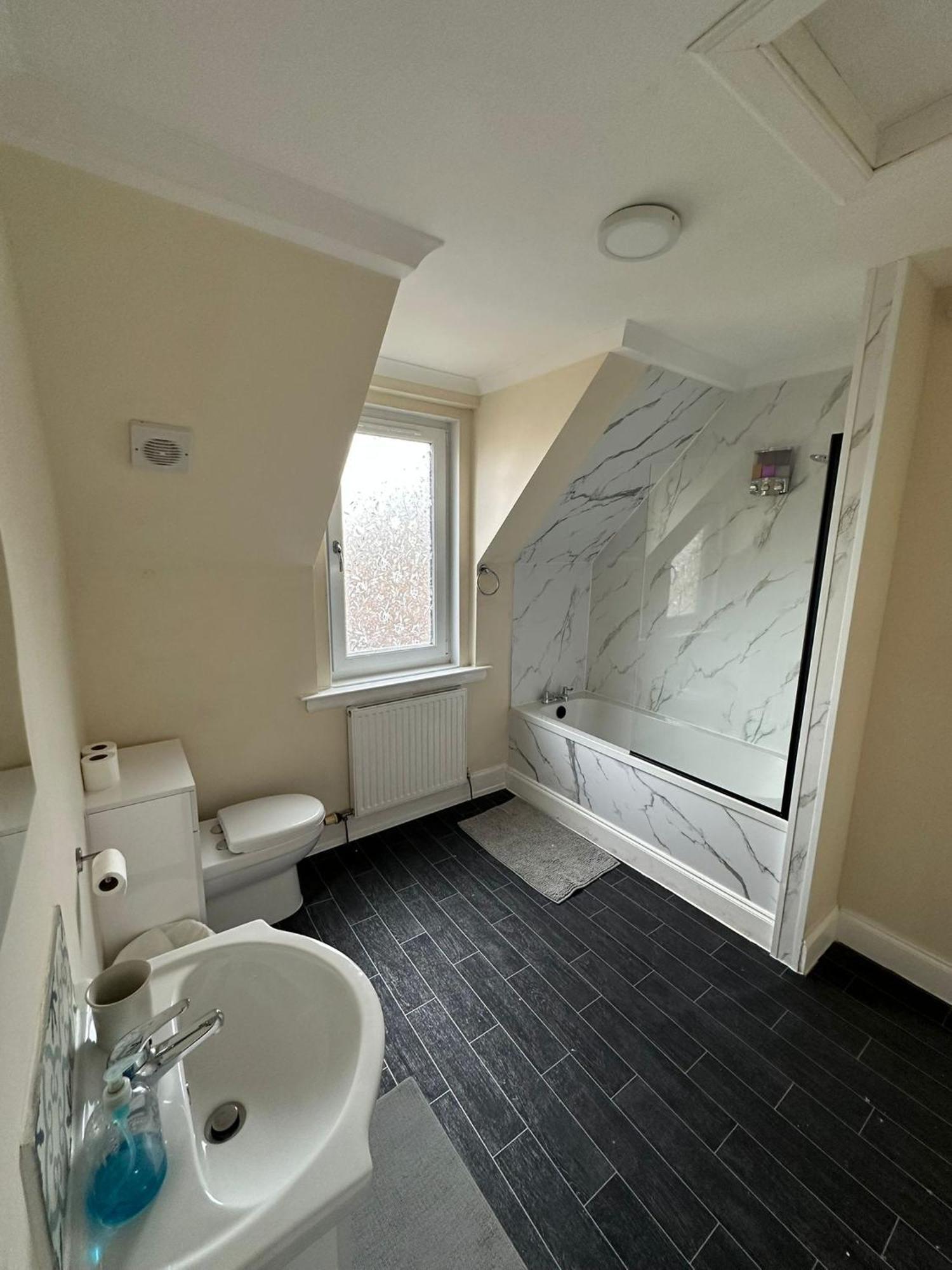 Arthur St Apartment