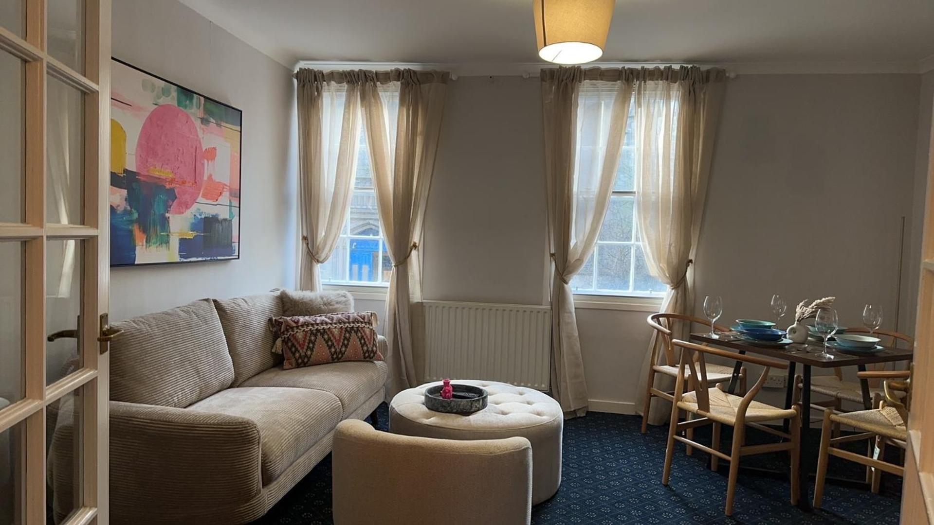 Nicolson Street Two Bedrooms Apartment