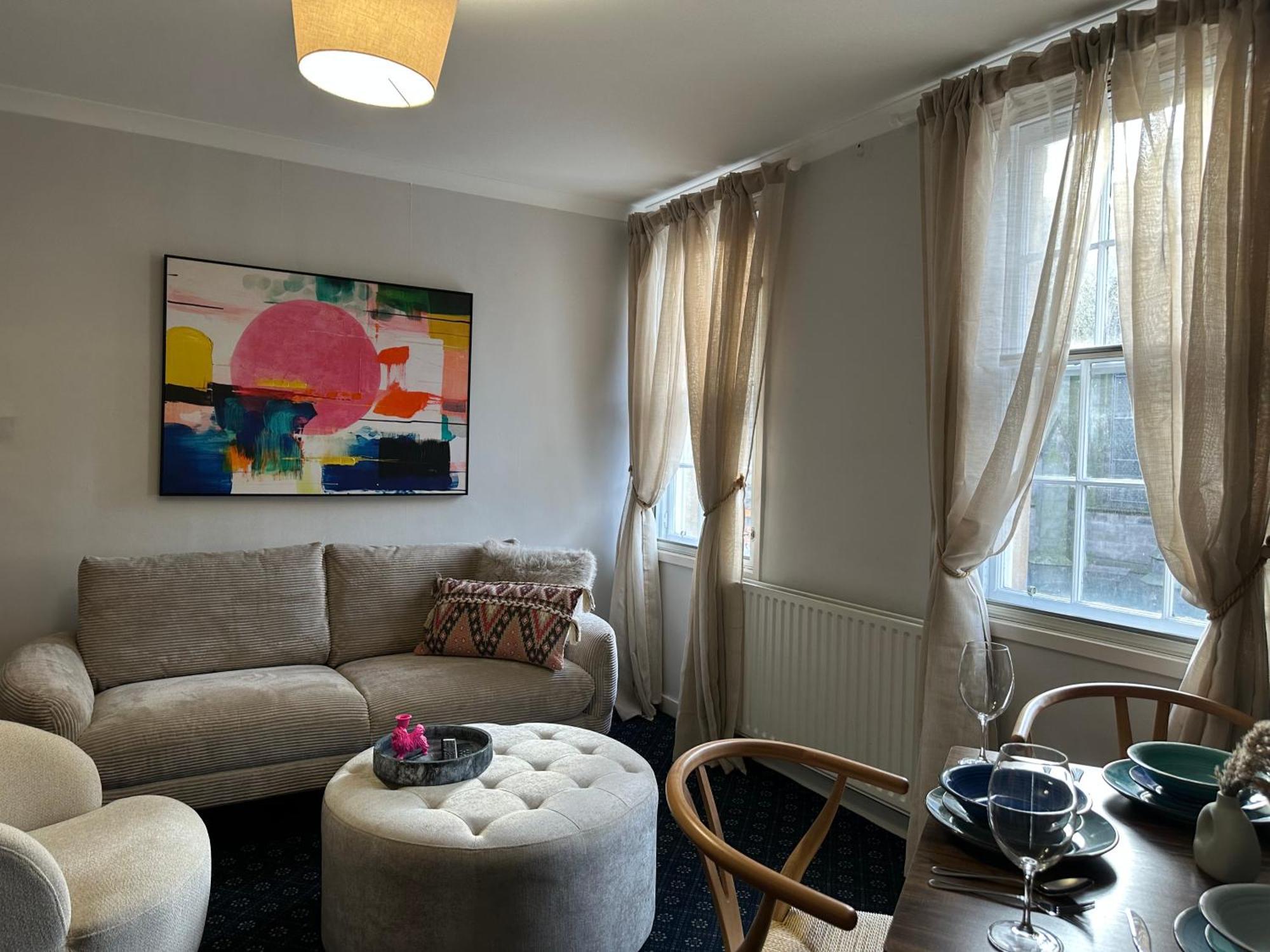 Nicolson Street Two Bedrooms Apartment