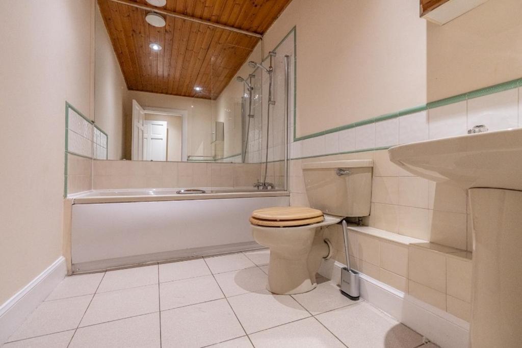 1 Bed In Great Location