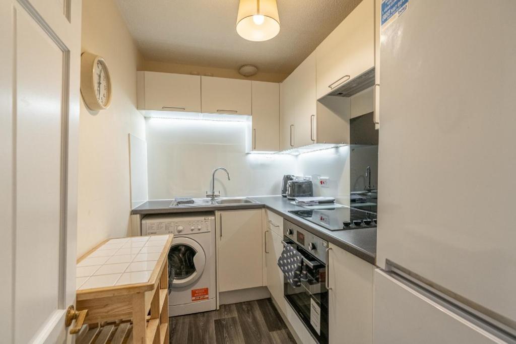 1 Bed In Great Location Apartment Edinburgh