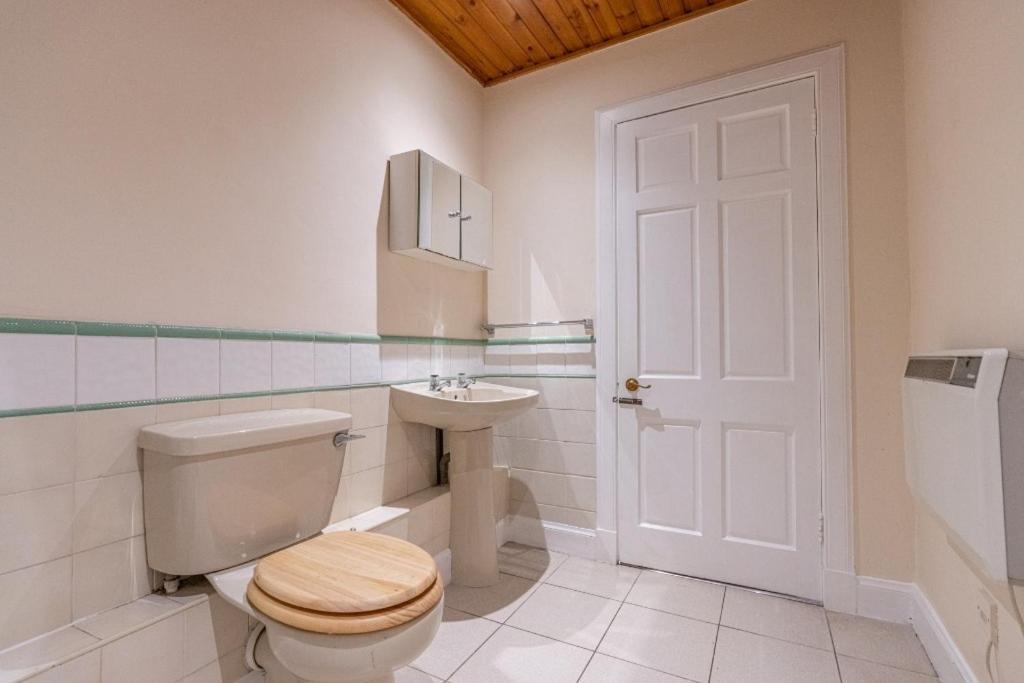 Apartment 1 Bed In Great Location *