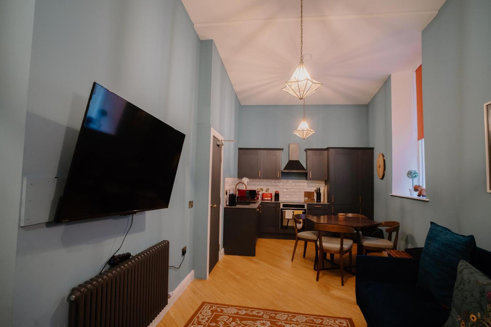 89 The Merchants Luxury By The House Of Danu Édimbourg