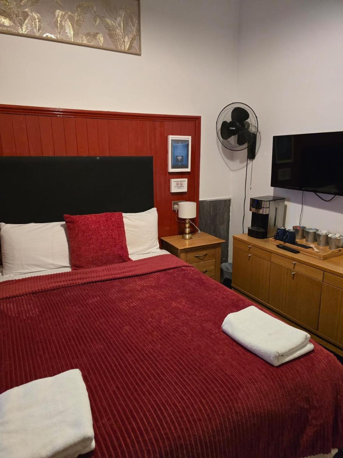 Bed & Breakfast The - No 57 *