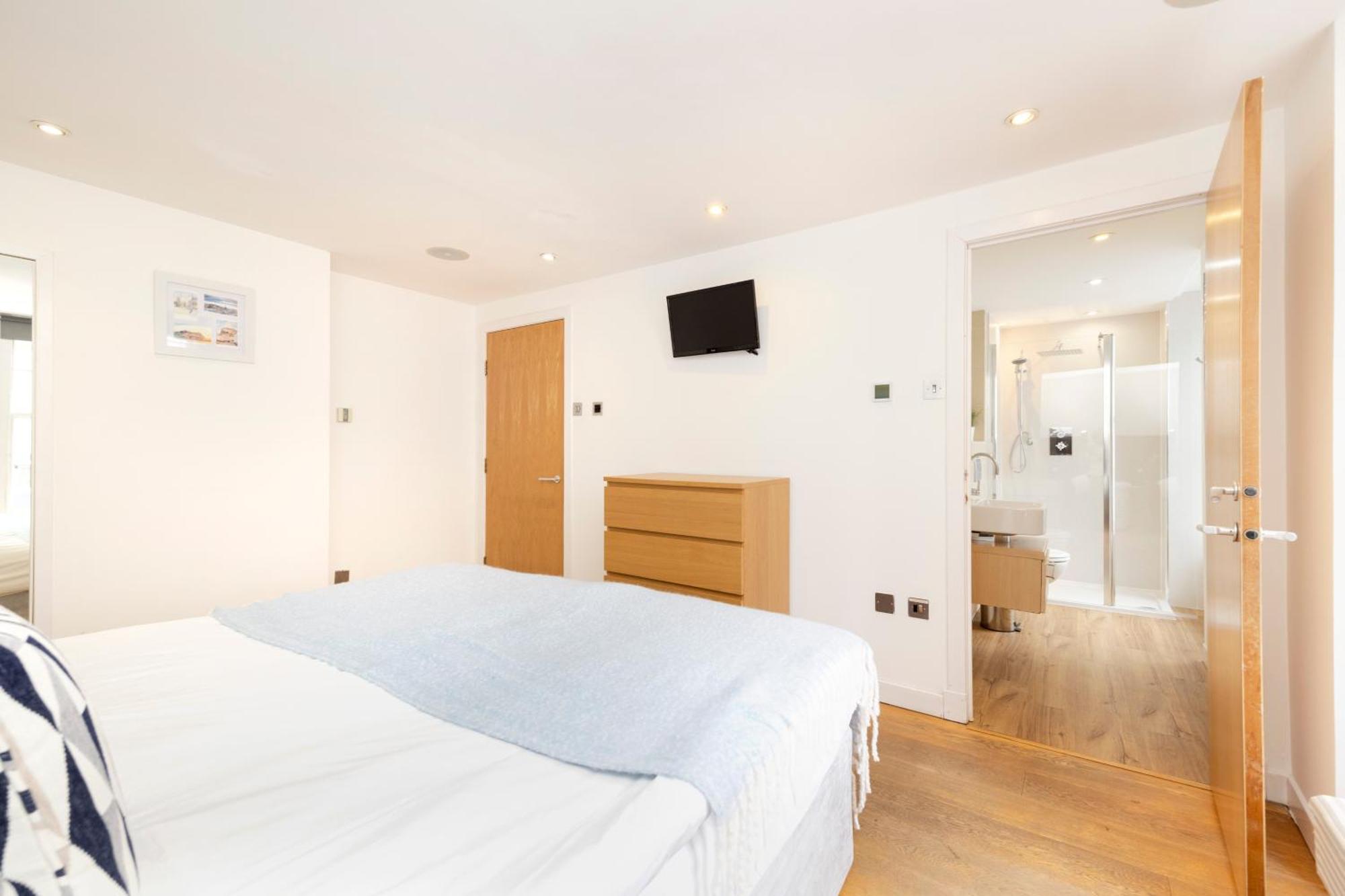 Joivy Superb Flats In The Heart Of EDI
