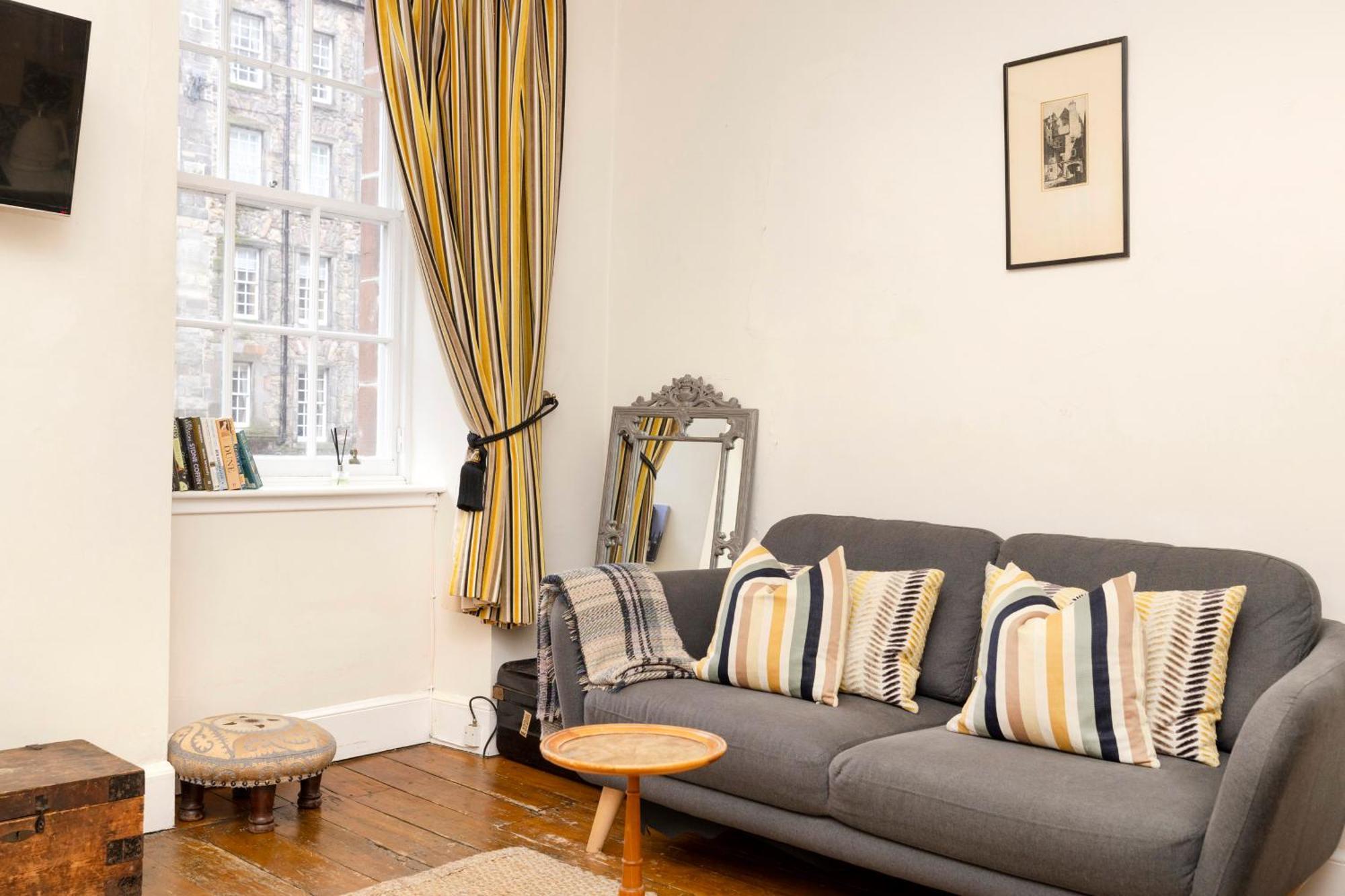 Joivy Classy Near Castle Edinburgh