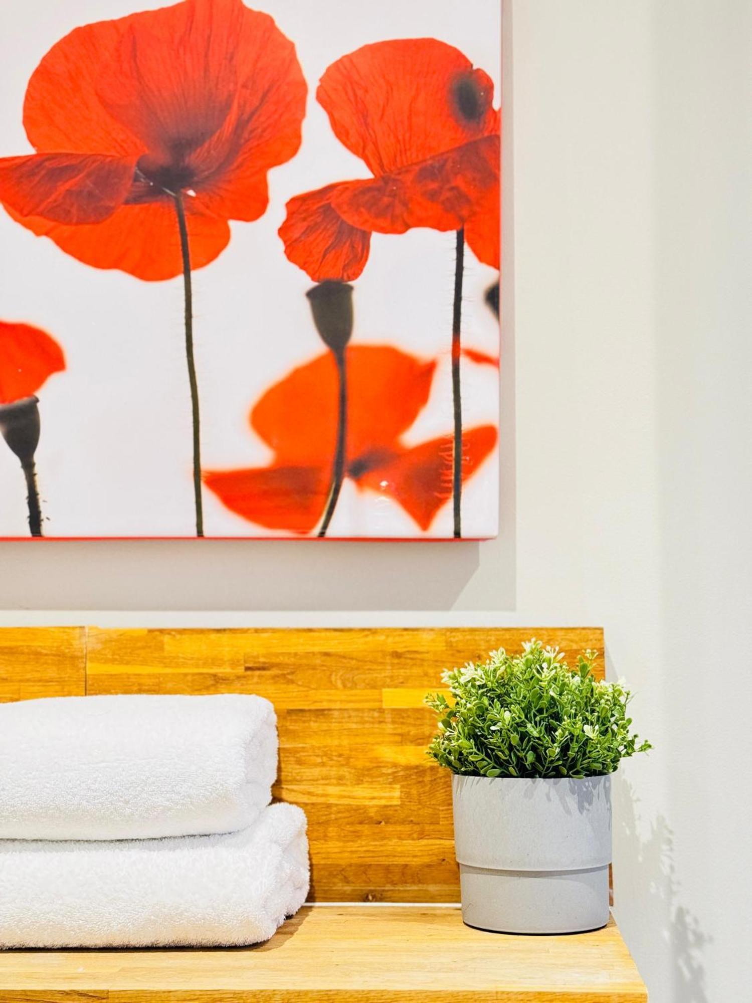 From - Iona - Private Members Club Accommodatie bij particulieren *