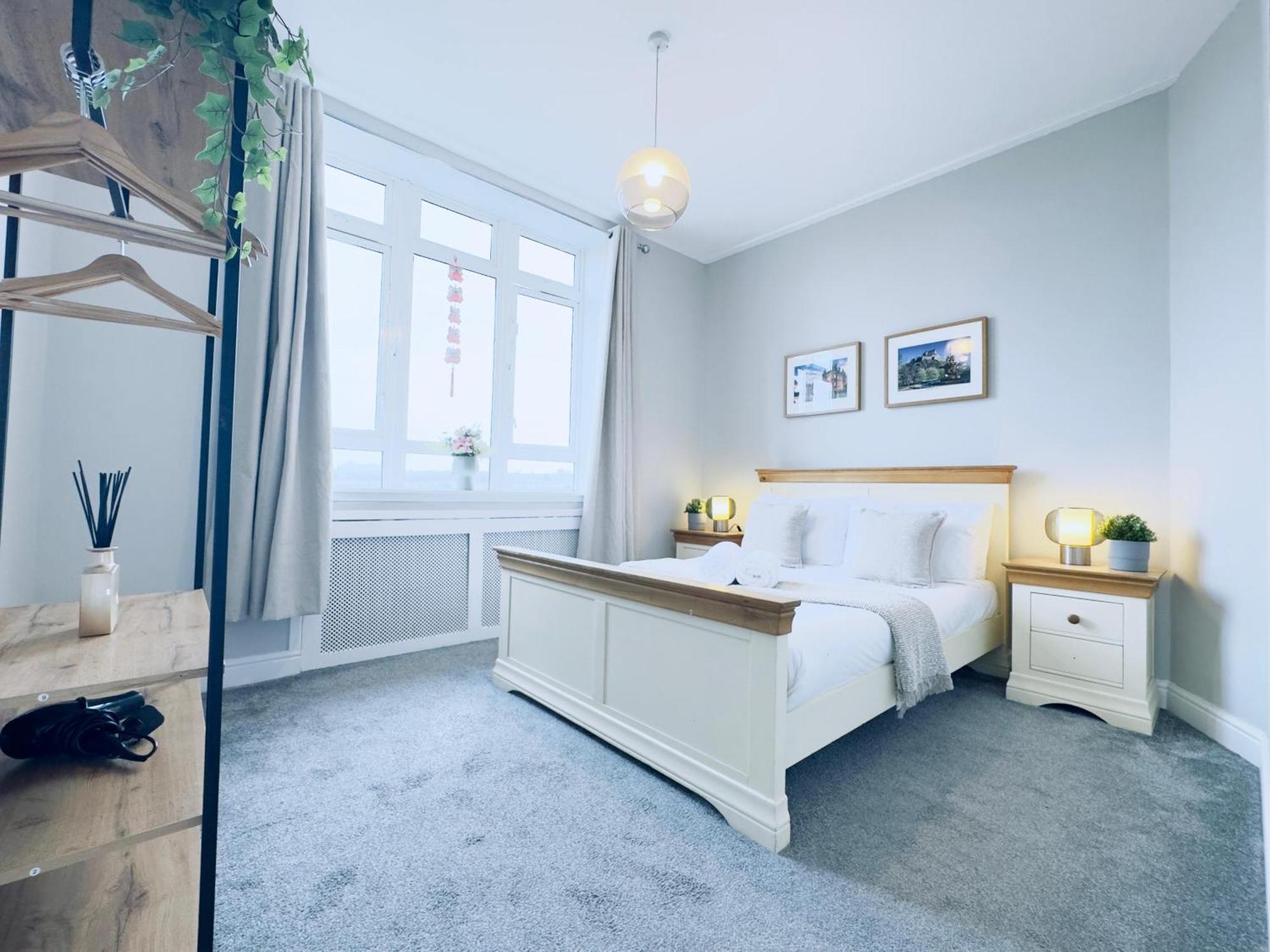 From - Iona - Private Members Club Accommodatie bij particulieren EDI