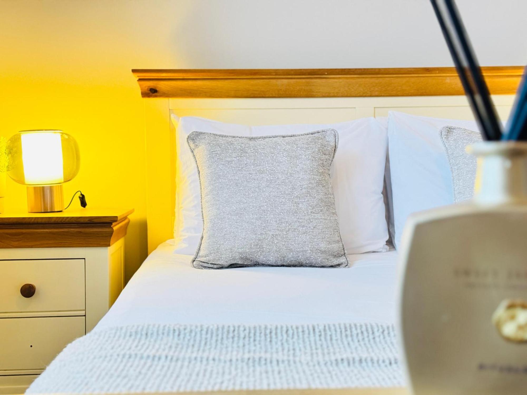 From - Iona - Private Members Club Accommodatie bij particulieren