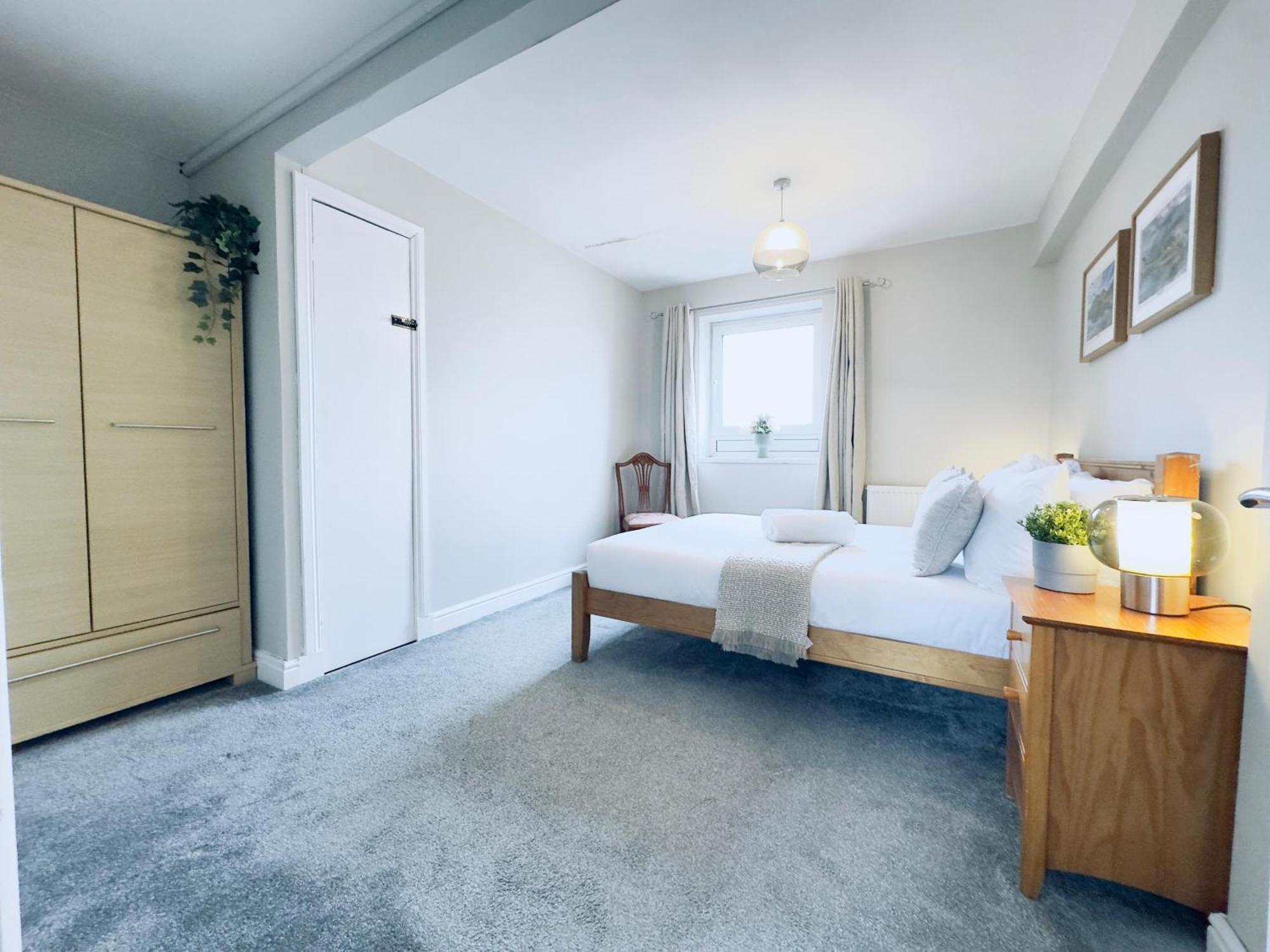 From - Iona - Private Members Club Accommodatie bij particulieren EDI