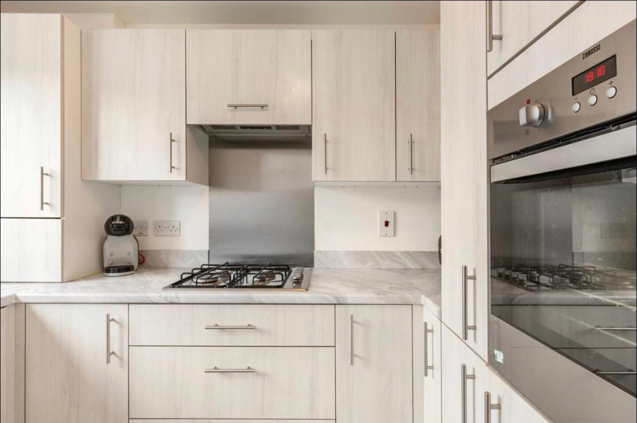 New Built 2022, 3 Bedroom Townhouse *