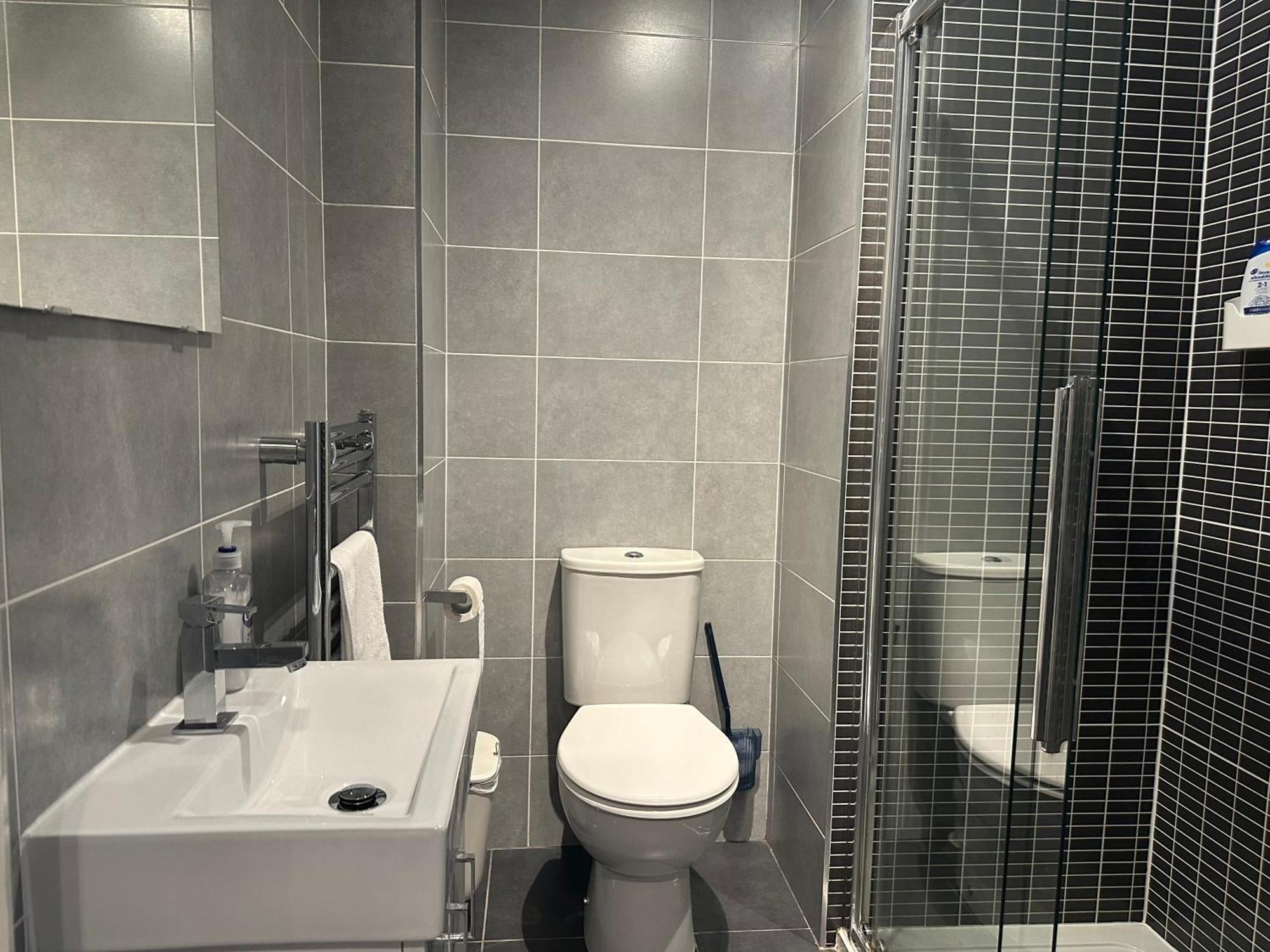 Appartement Comfortable One-bedroom Free Parking Space *