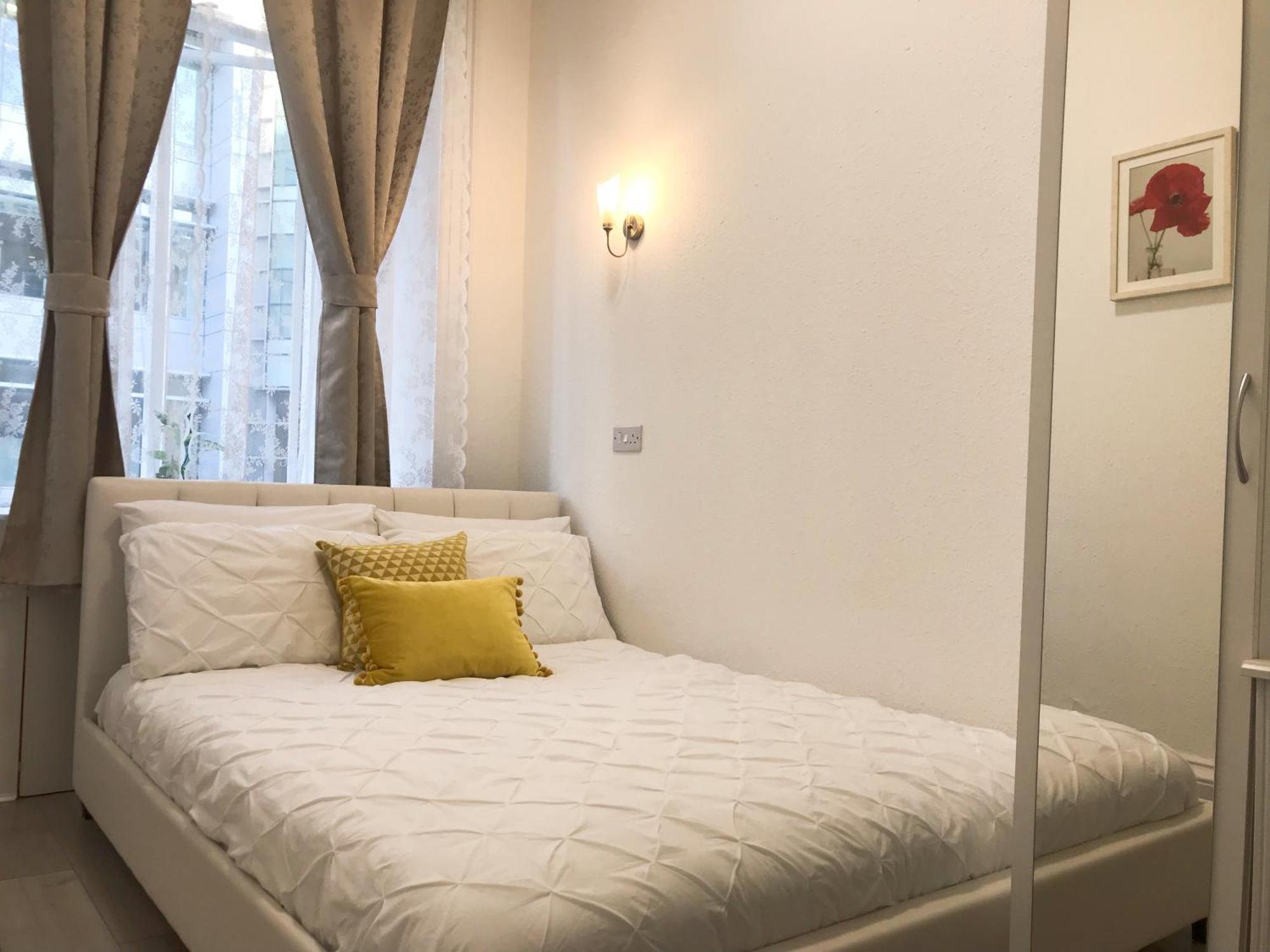 Lothian Center Apartment