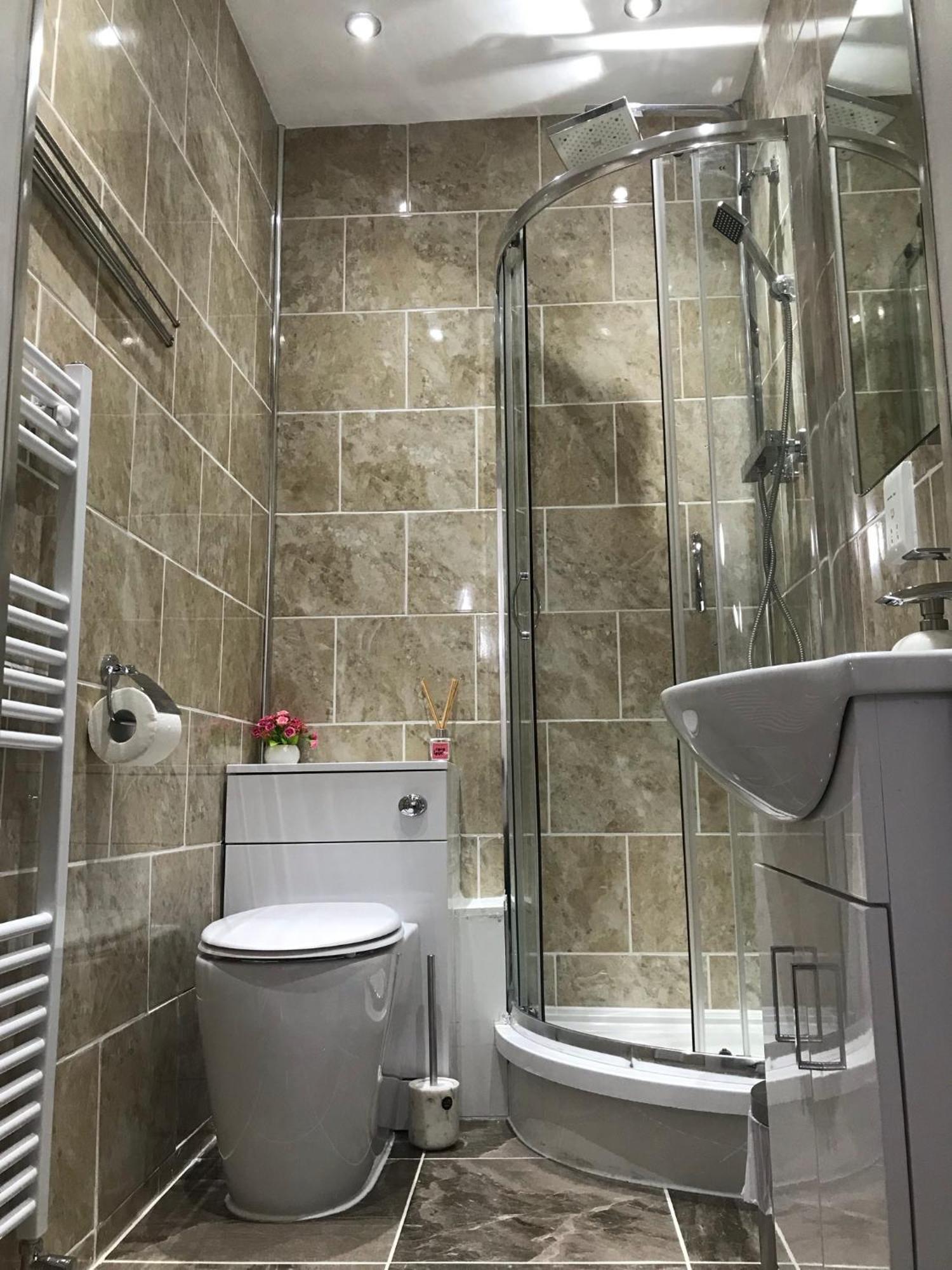 Lothian Center Apartment *