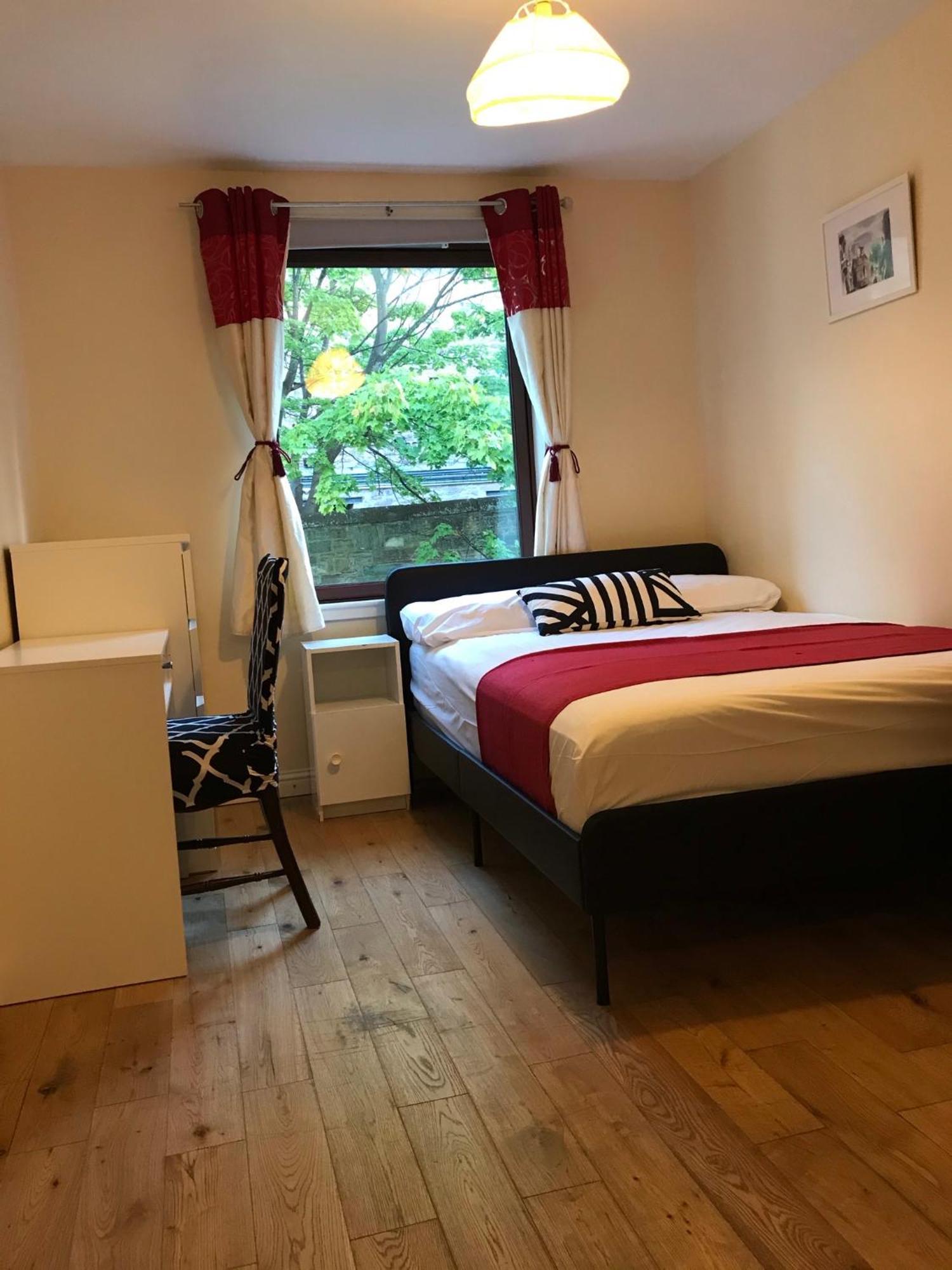 Centre Old Town 3 Bedrooms EDI