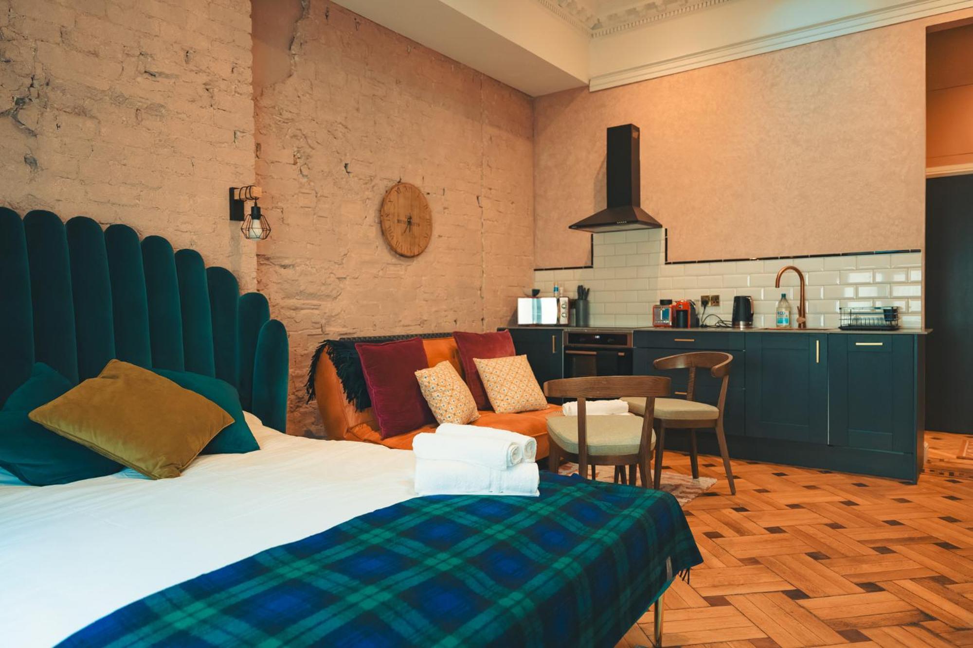89 The Merchants Luxury By The House Of Danu Édimbourg