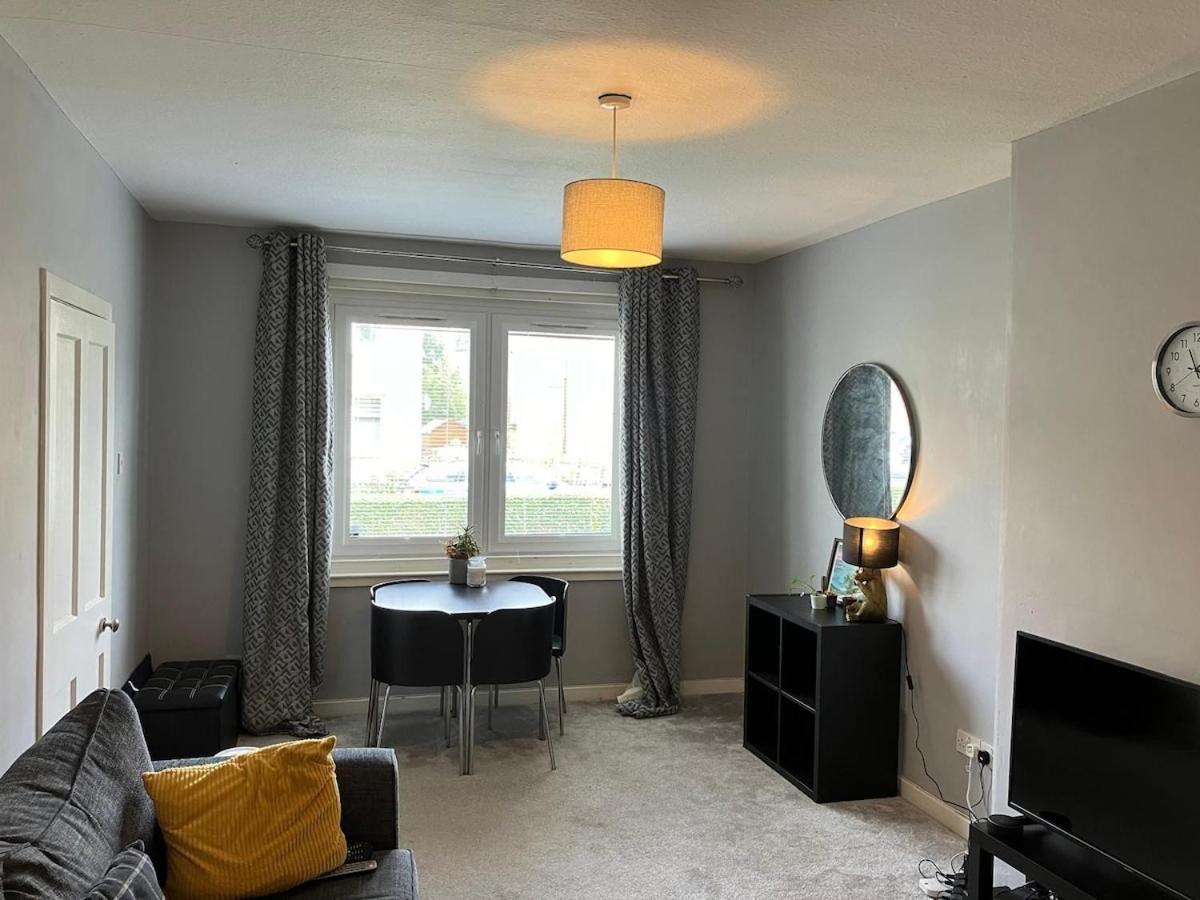 1 Bed Flat Near Murrayfield *