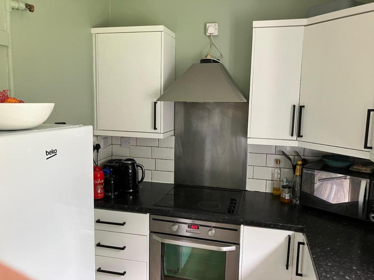 1 Bed Flat Near Murrayfield Apartment
