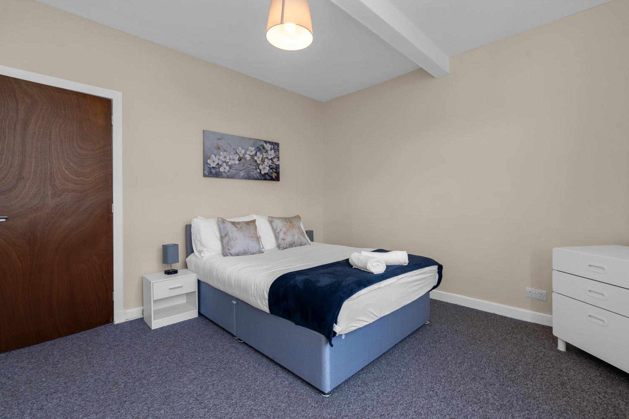 2 Bedroom In With 2 Free Parking Spaces Appartement