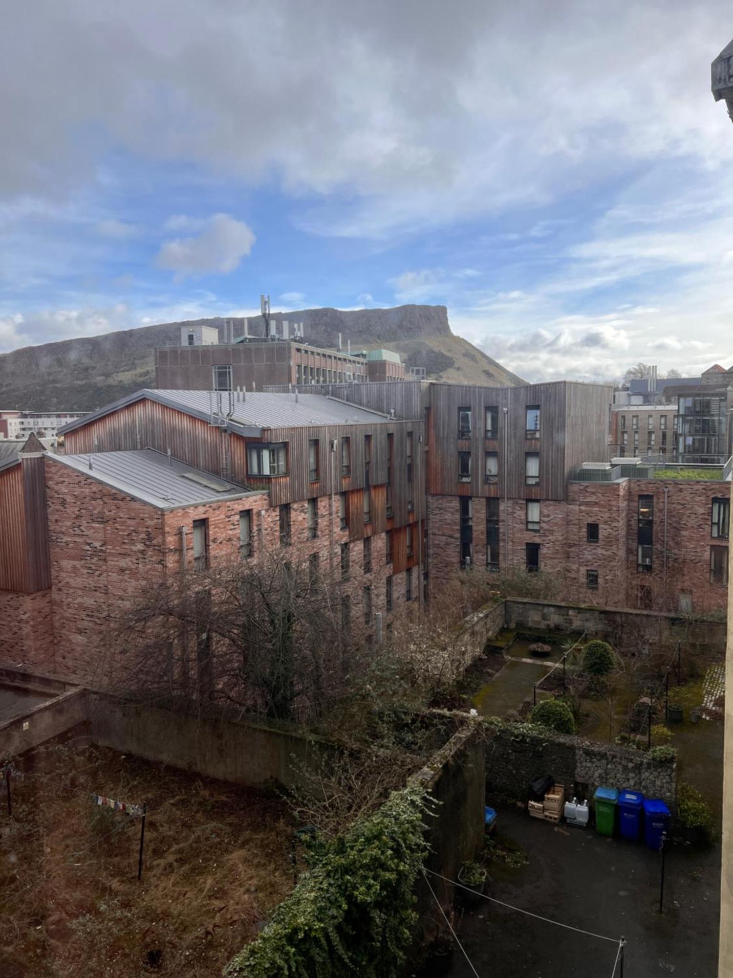 Crags View On The Royal Mile EDI