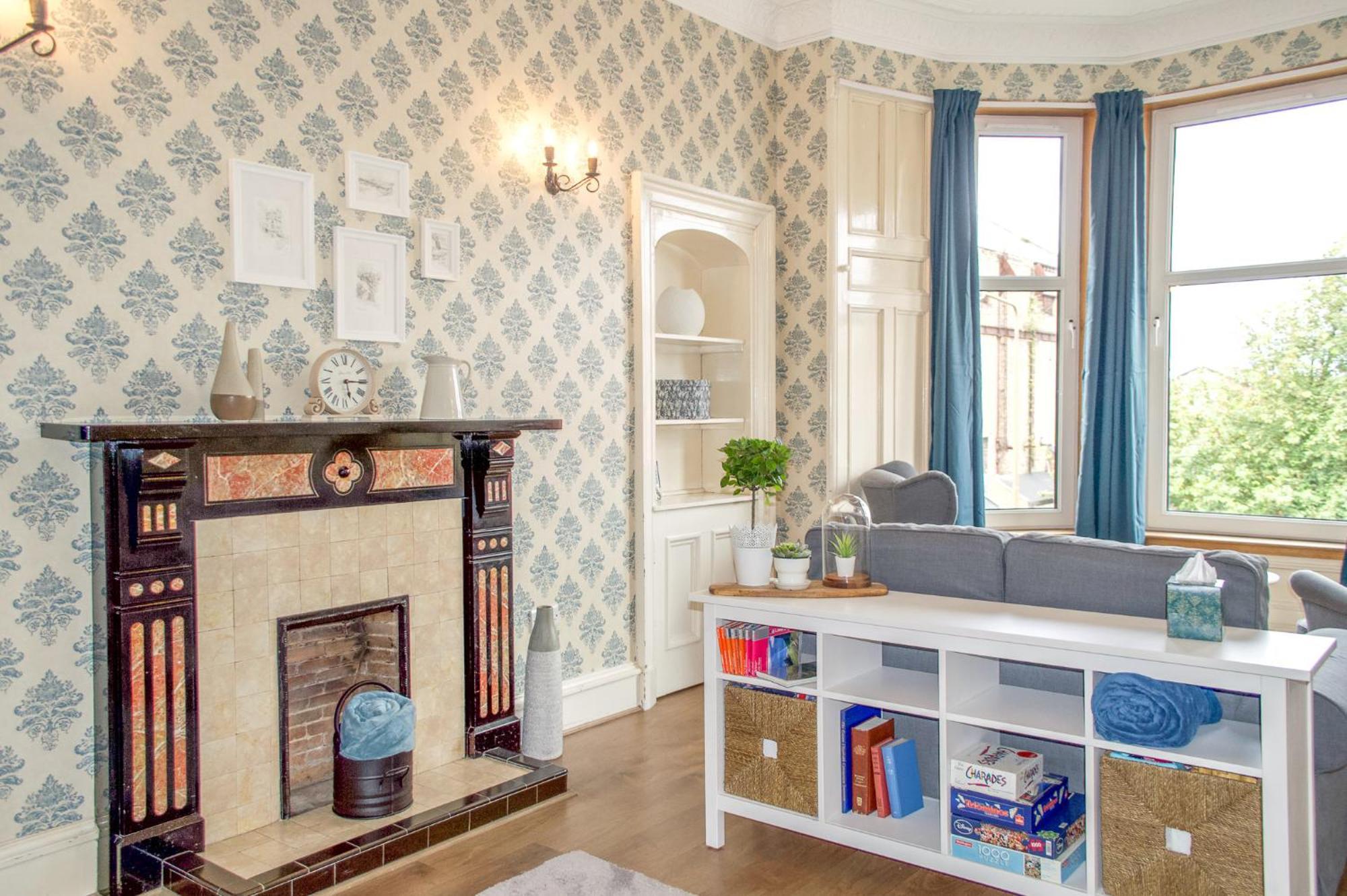 Bright Spacious Centre Apartment Edinburgh