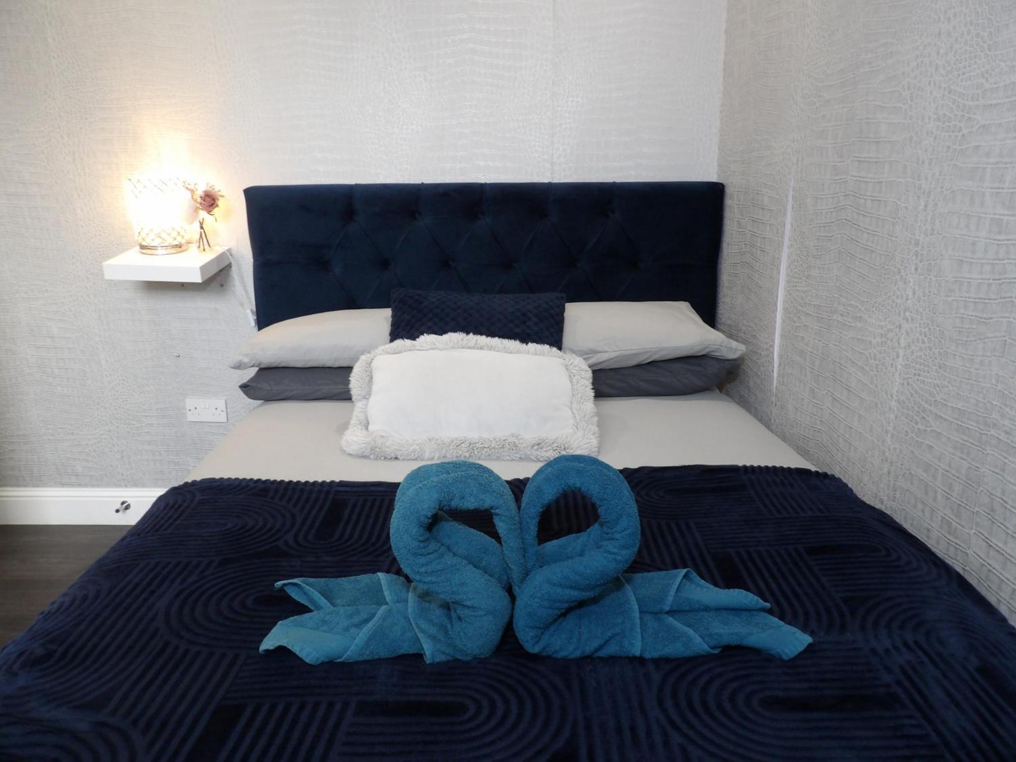 Apartment Convenience, Calm Comfort-- A Stylish One-bedroom Retreat Just 3 Stops From The Heart Of The *