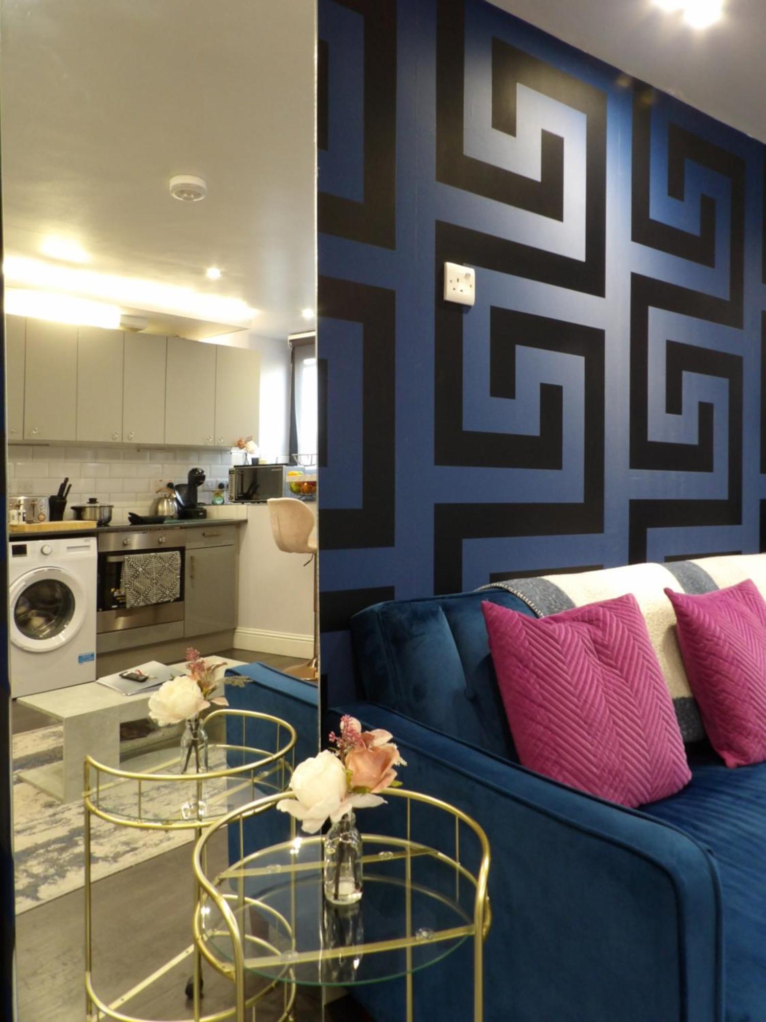 Convenience, Calm Comfort-- A Stylish One-bedroom Retreat Just 3 Stops From The Heart Of The Apartment Edinburgh