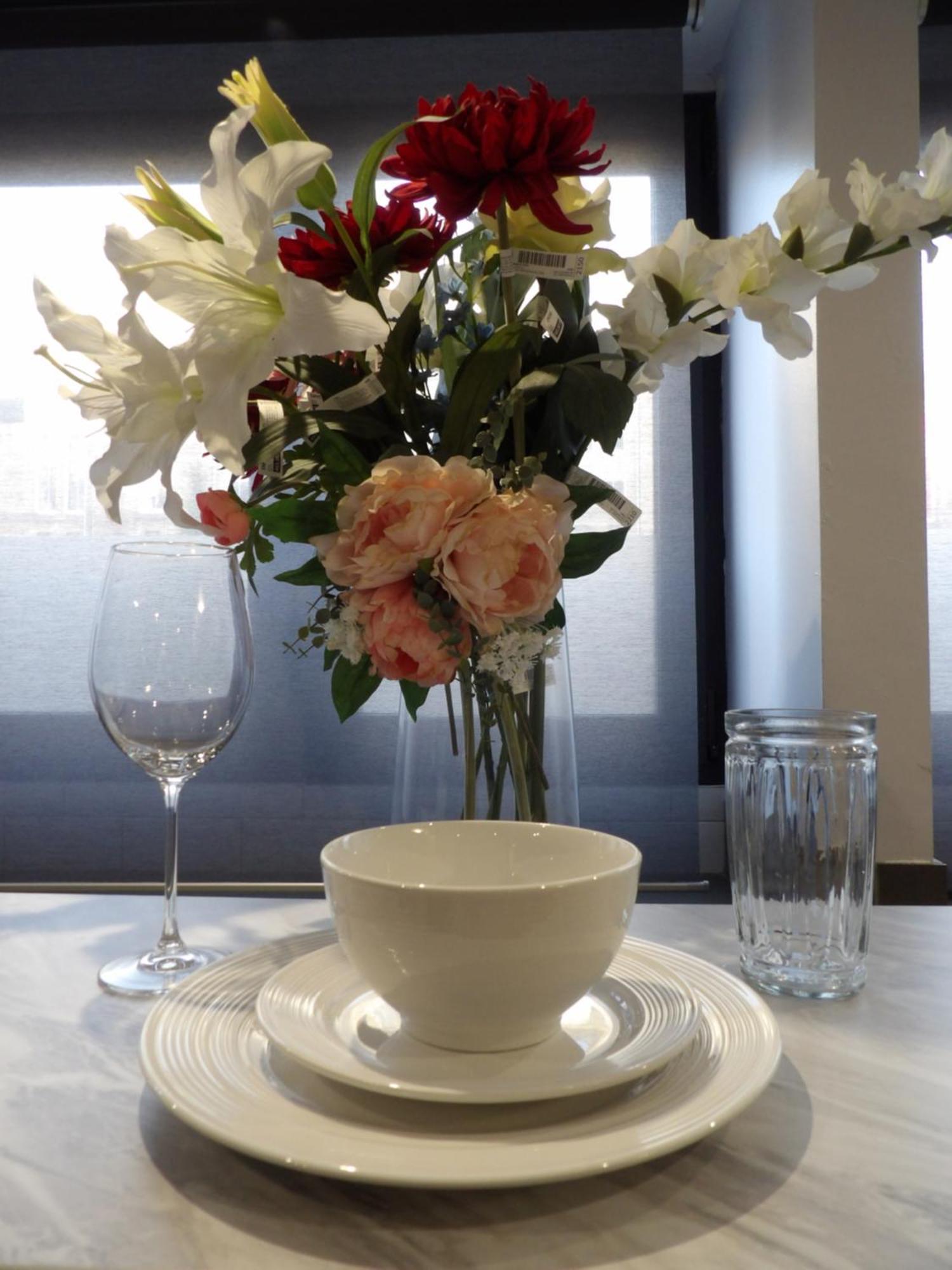 Convenience, Calm Comfort-- A Stylish One-bedroom Retreat Just 3 Stops From The Heart Of The *