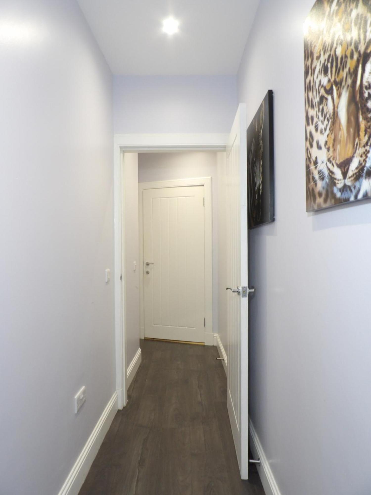 Convenience, Calm Comfort-- A Stylish One-bedroom Retreat Just 3 Stops From The Heart Of The Apartment