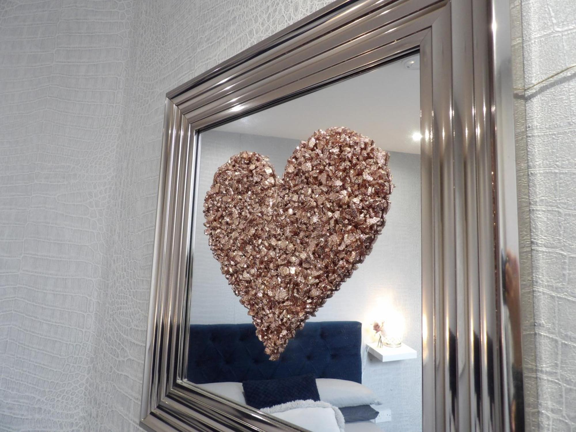 Convenience, Calm Comfort-- A Stylish One-bedroom Retreat Just 3 Stops From The Heart Of The *