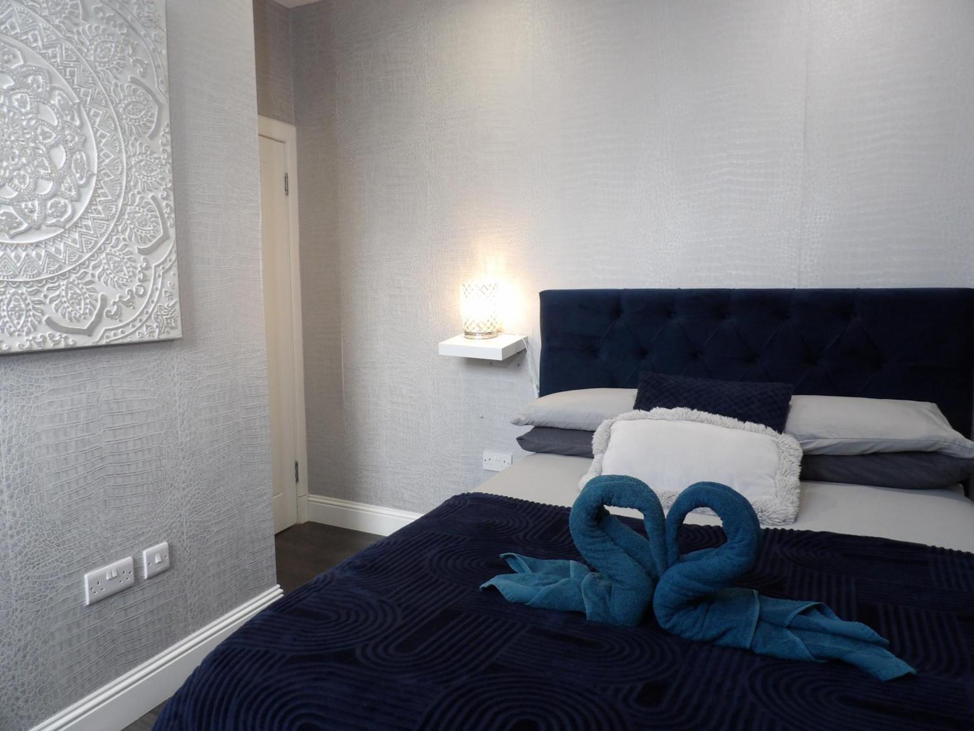 Apartment Convenience, Calm Comfort-- A Stylish One-bedroom Retreat Just 3 Stops From The Heart Of The *