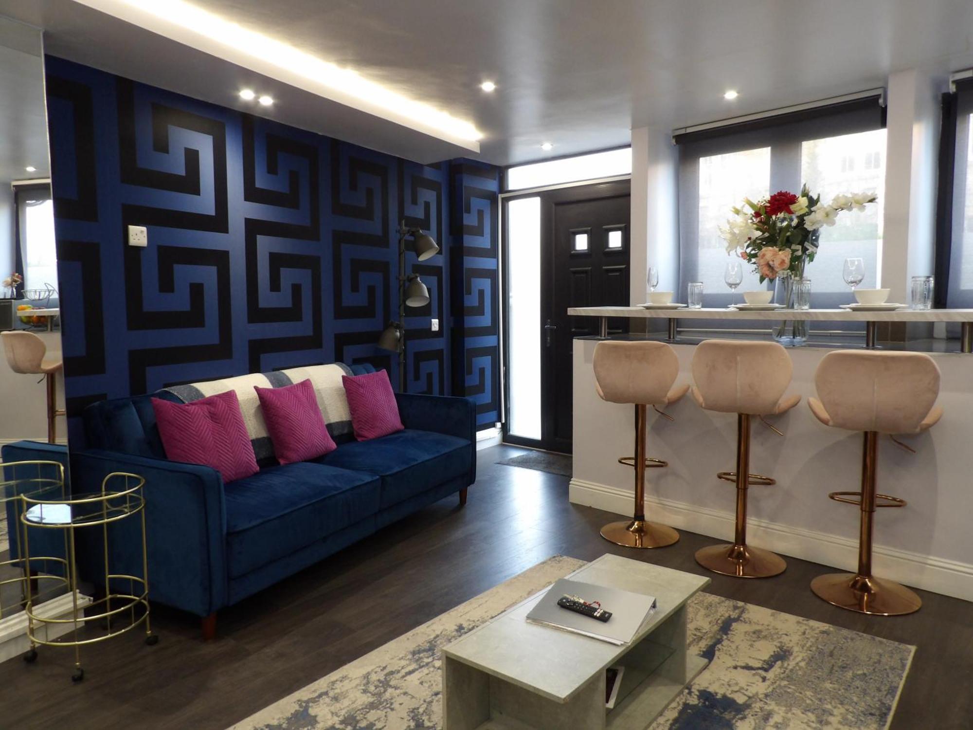 Convenience, Calm Comfort-- A Stylish One-bedroom Retreat Just 3 Stops From The Heart Of The * Edinburgh