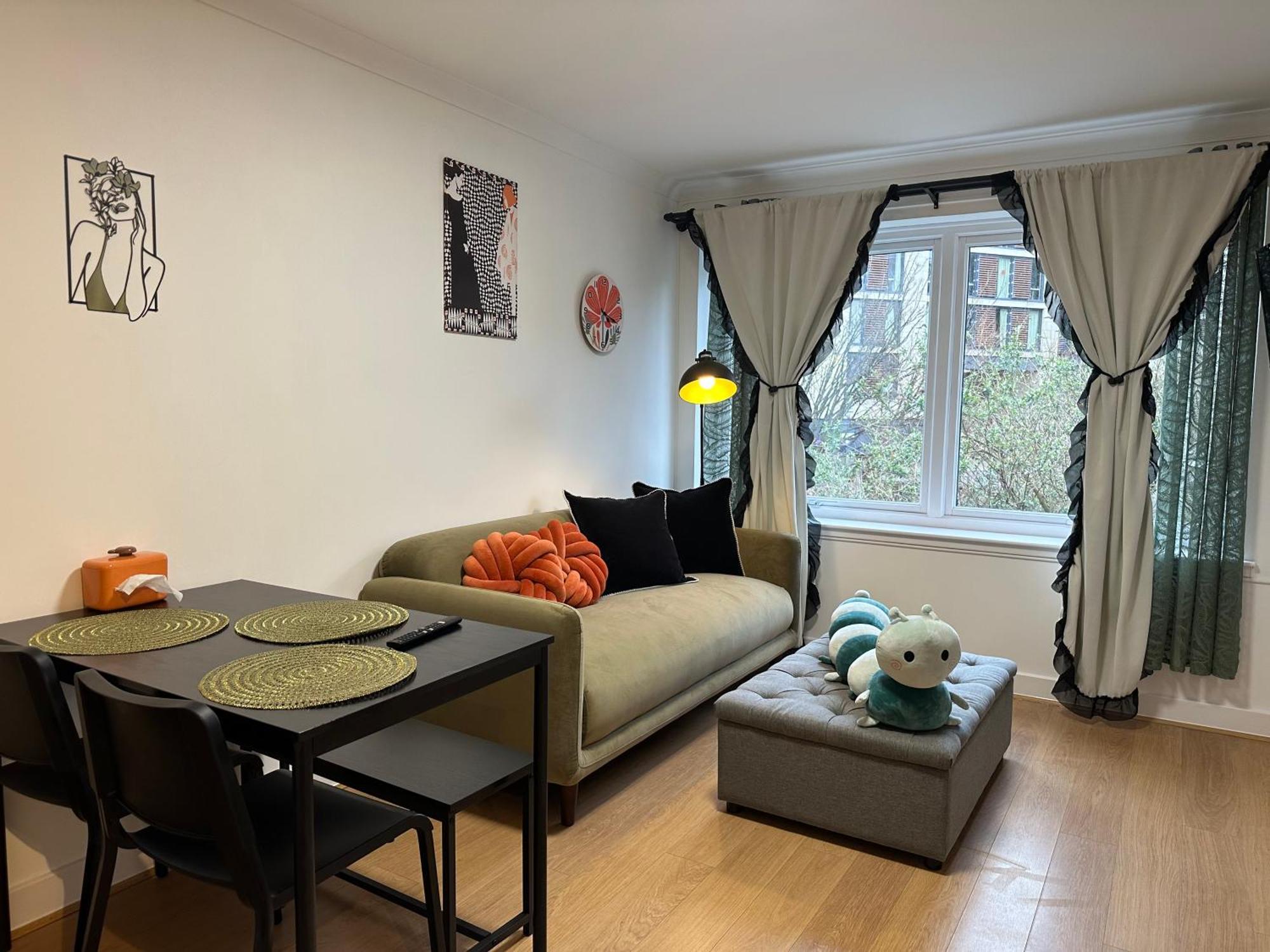 Stylish One Bedroom Appartement *