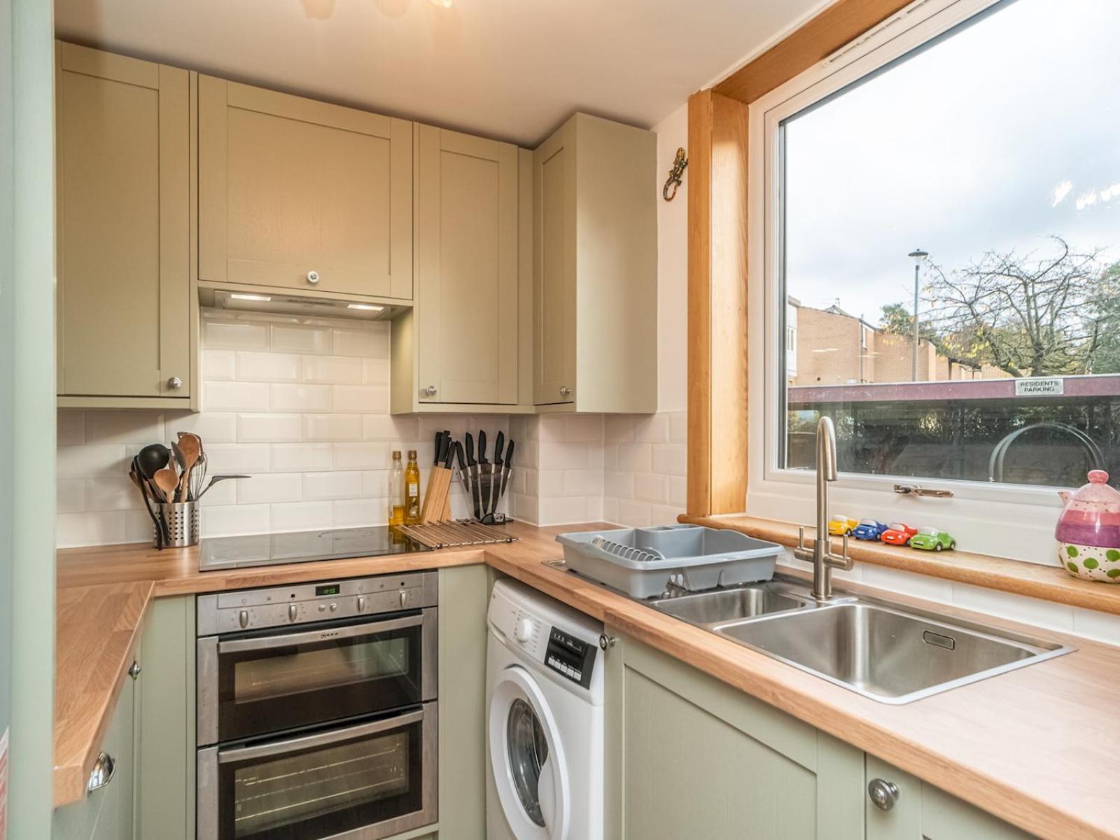 1 Bedroom Beachside Pass The Keys Apartment Edinburgh