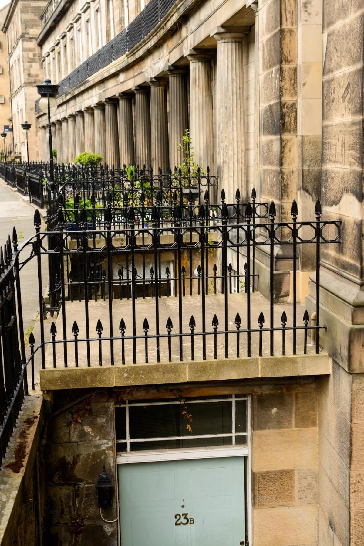 Apartment Beautiful Georgian 2 Bed Flat *