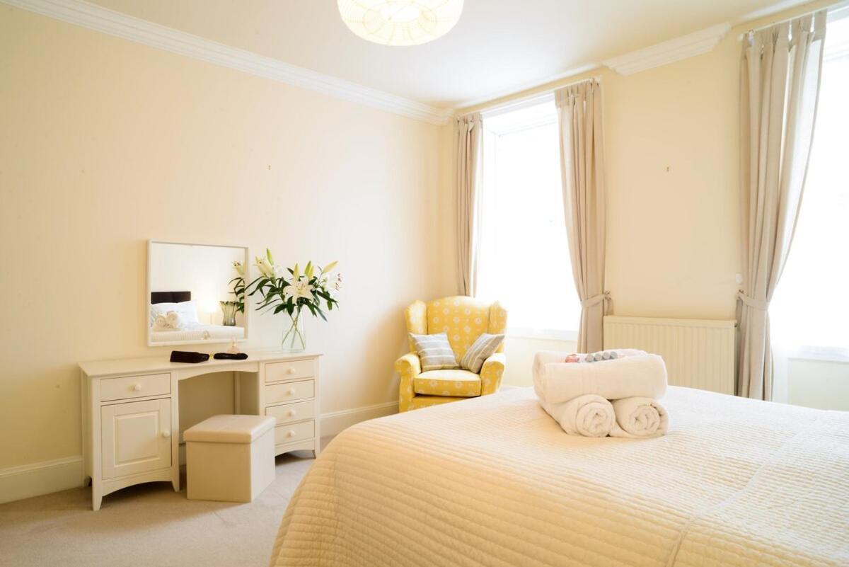 Beautiful Georgian 2 Bed Flat *