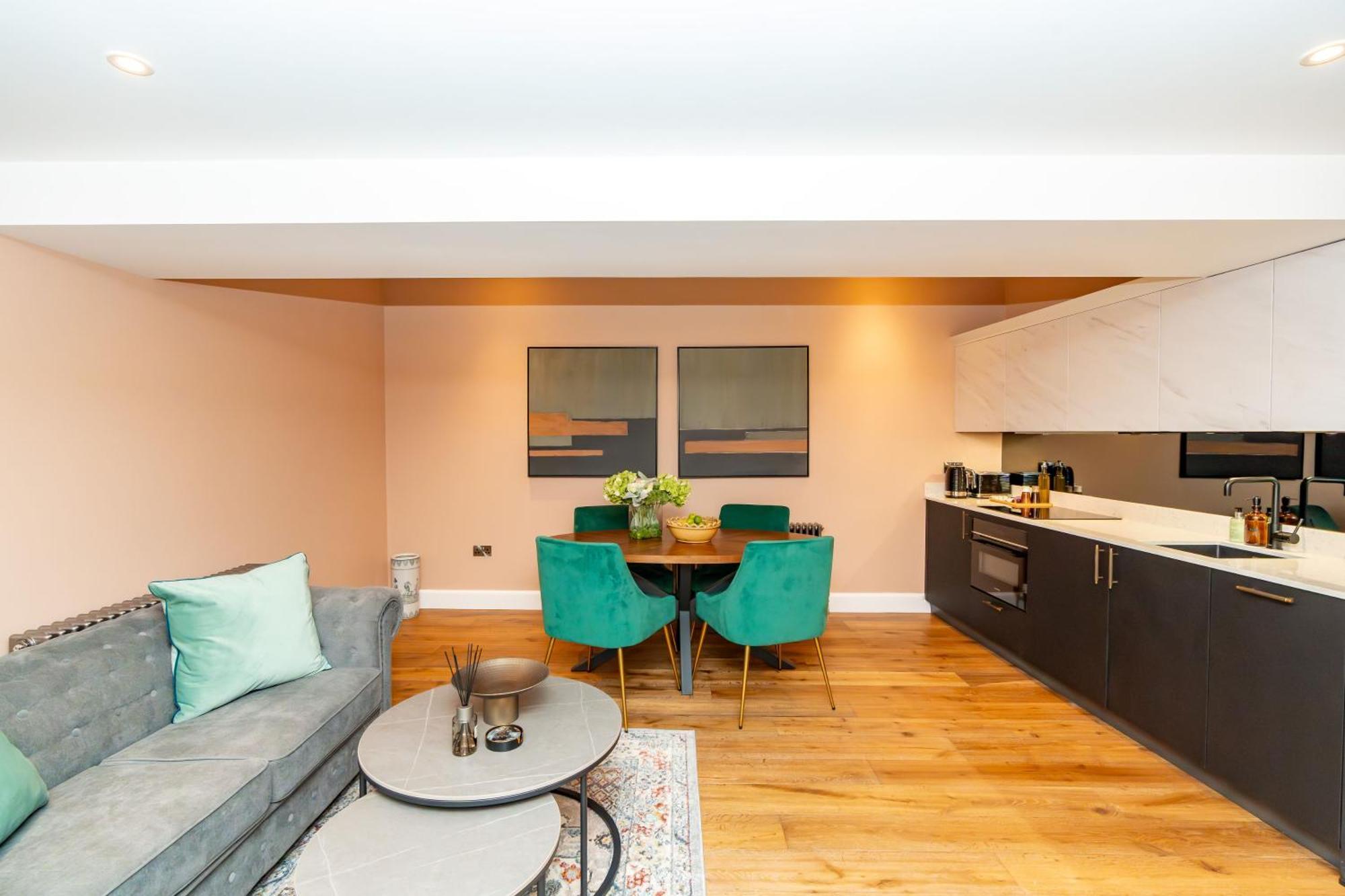 Dragon Luxury At 9 Albyn Place Edinburgh