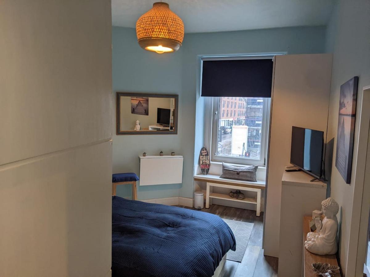 Trendy Historic Flat In * Edinburgh