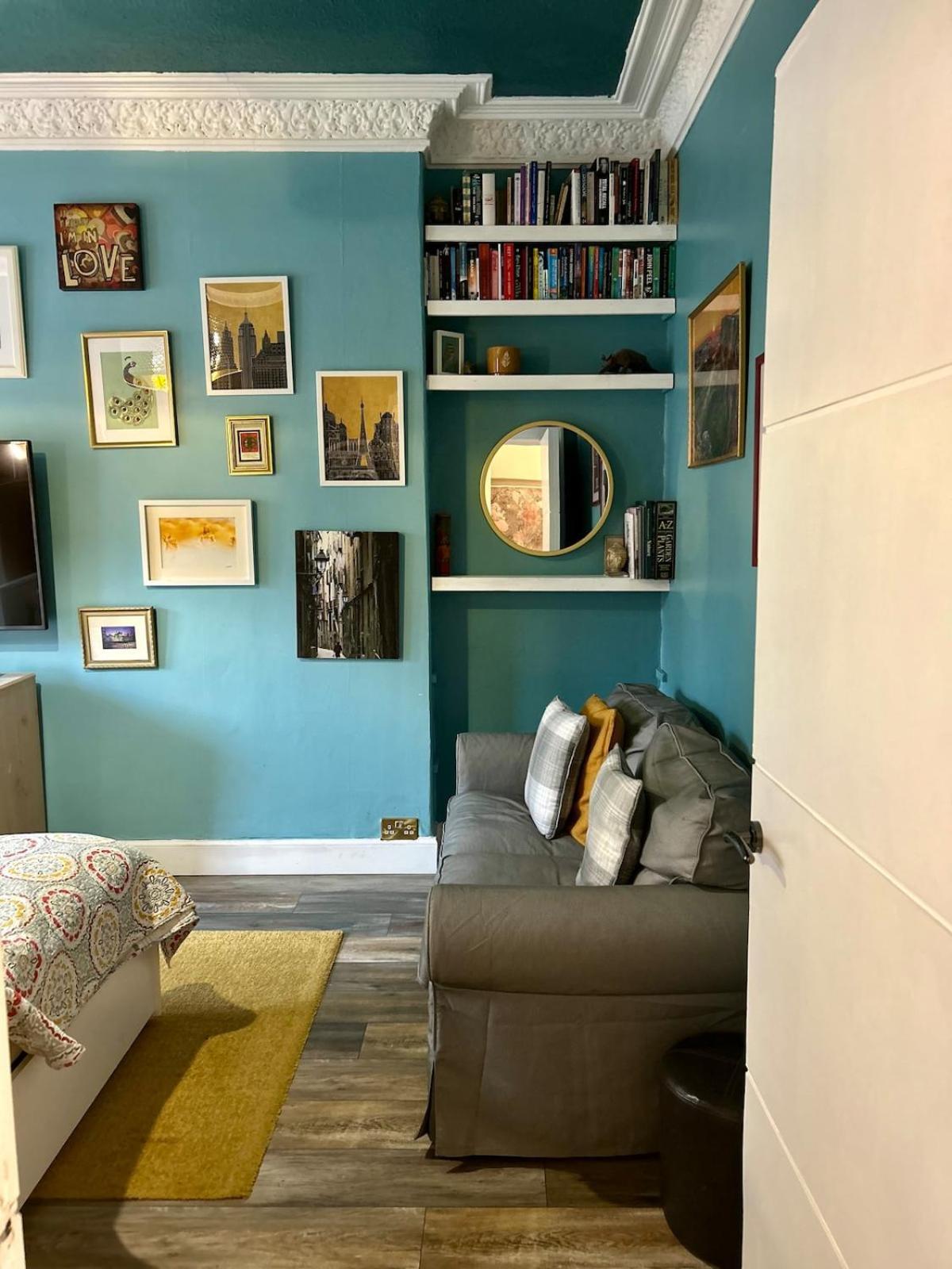 Trendy Historic Flat In Appartement