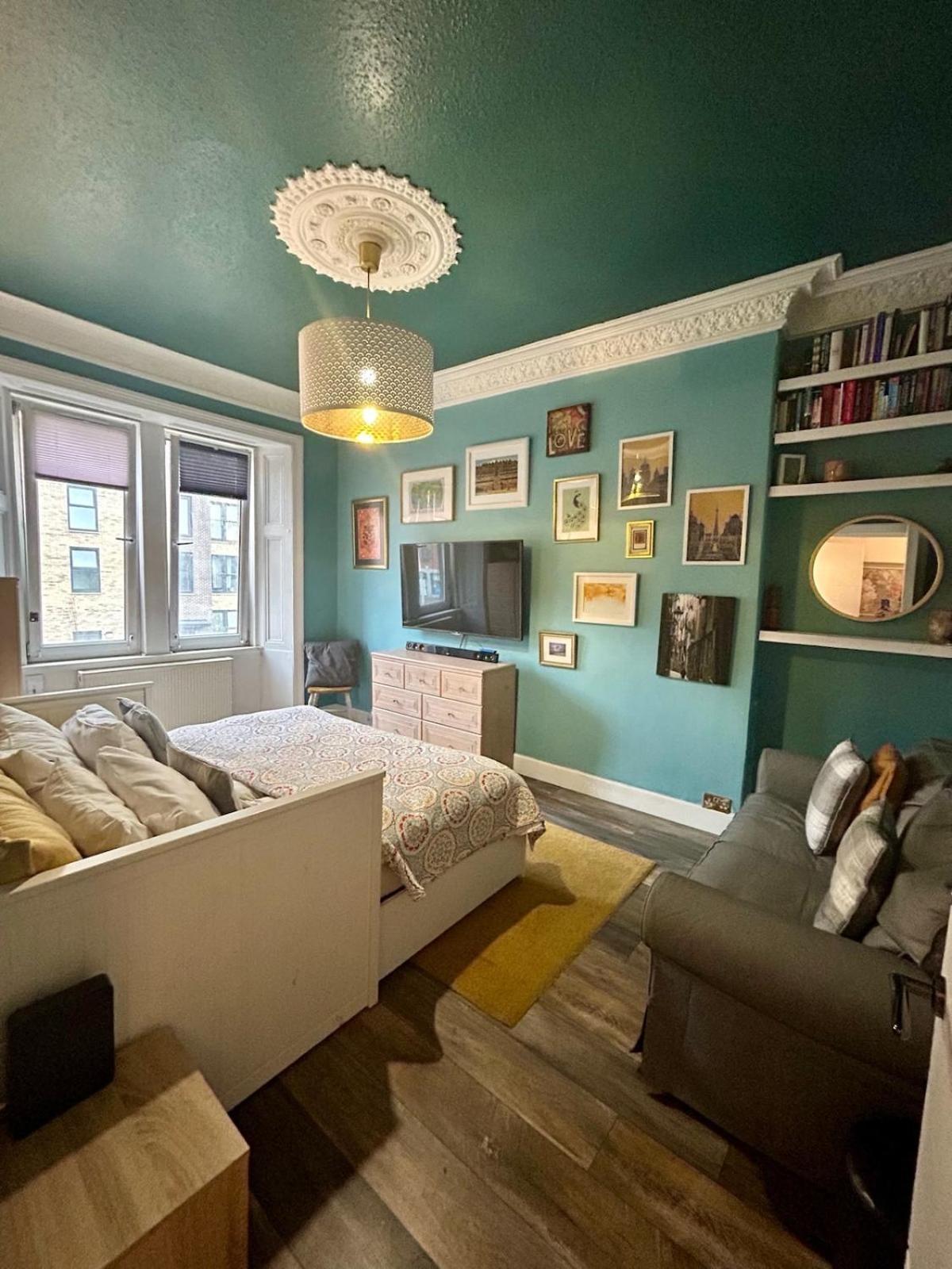 Trendy Historic Flat In